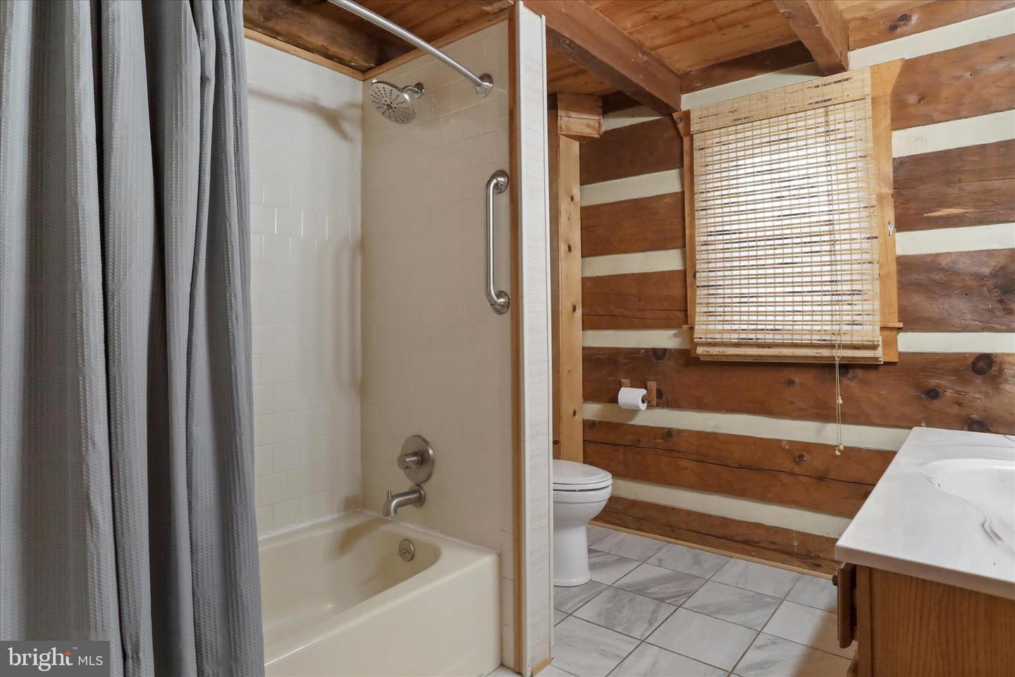 637 INDIAN CAMP TRL, MAURERTOWN, Virginia 22644, 3 Bedrooms Bedrooms, 10 Rooms Rooms,1 BathroomBathrooms,Residential,For sale,637 INDIAN CAMP TRL,VASH2013594 MLS # VASH2013594