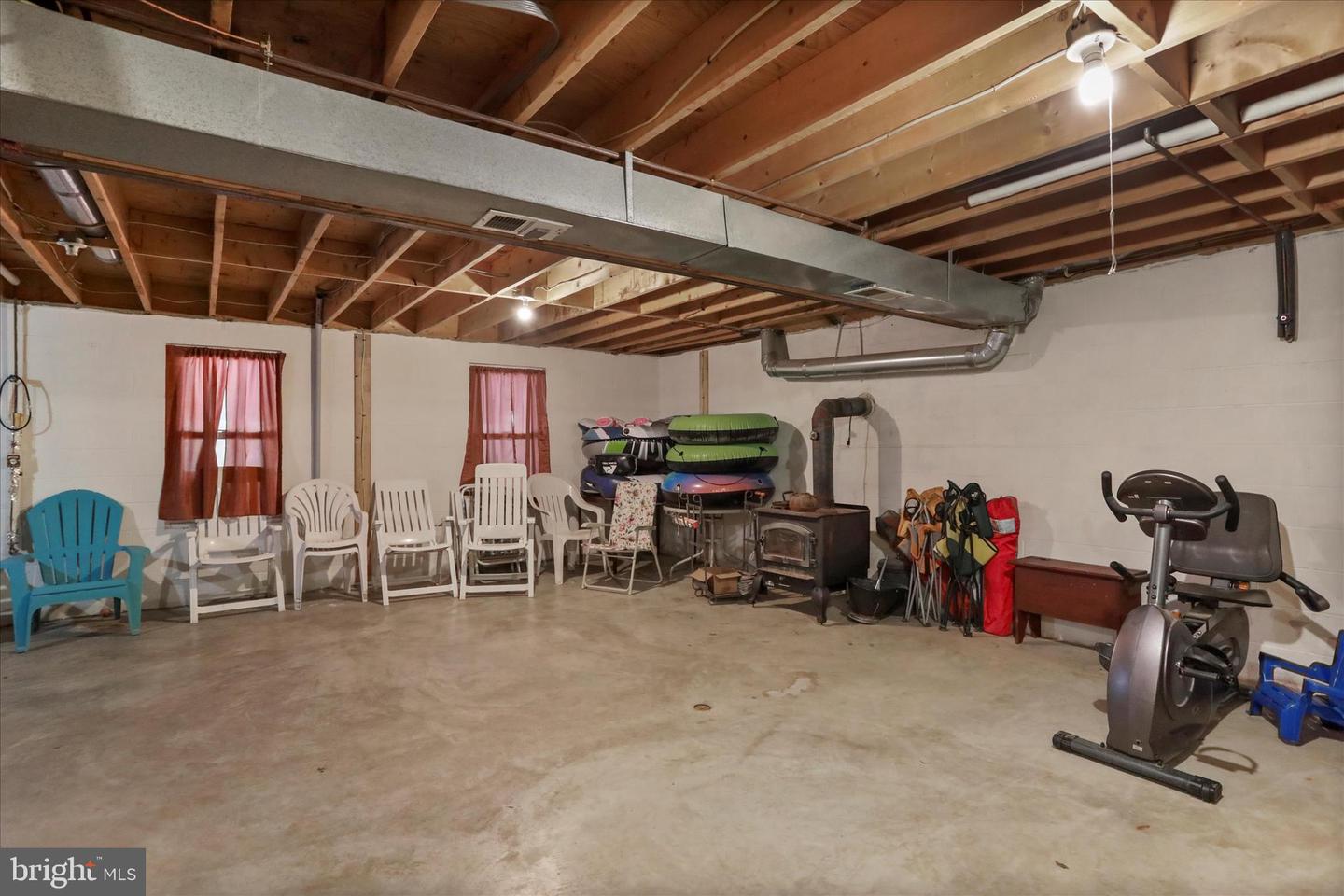 637 INDIAN CAMP TRL, MAURERTOWN, Virginia 22644, 3 Bedrooms Bedrooms, 10 Rooms Rooms,1 BathroomBathrooms,Residential,For sale,637 INDIAN CAMP TRL,VASH2013594 MLS # VASH2013594