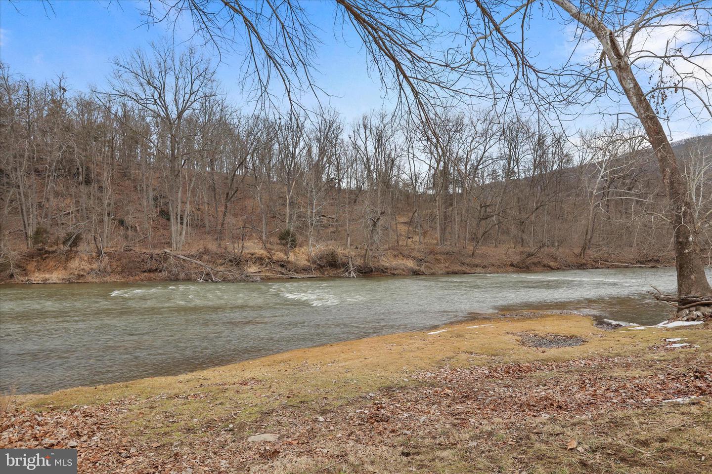 637 INDIAN CAMP TRL, MAURERTOWN, Virginia 22644, 3 Bedrooms Bedrooms, 10 Rooms Rooms,1 BathroomBathrooms,Residential,For sale,637 INDIAN CAMP TRL,VASH2013594 MLS # VASH2013594