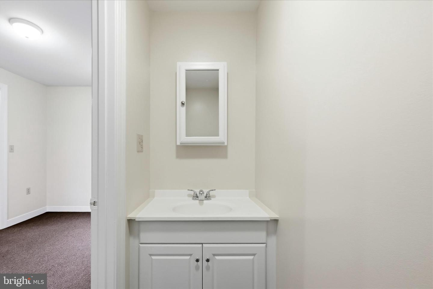 106 W SOUTHWERK ST, WINCHESTER, Virginia 22601, 3 Bedrooms Bedrooms, ,1 BathroomBathrooms,Residential,For sale,106 W SOUTHWERK ST,VAWI2009996 MLS # VAWI2009996