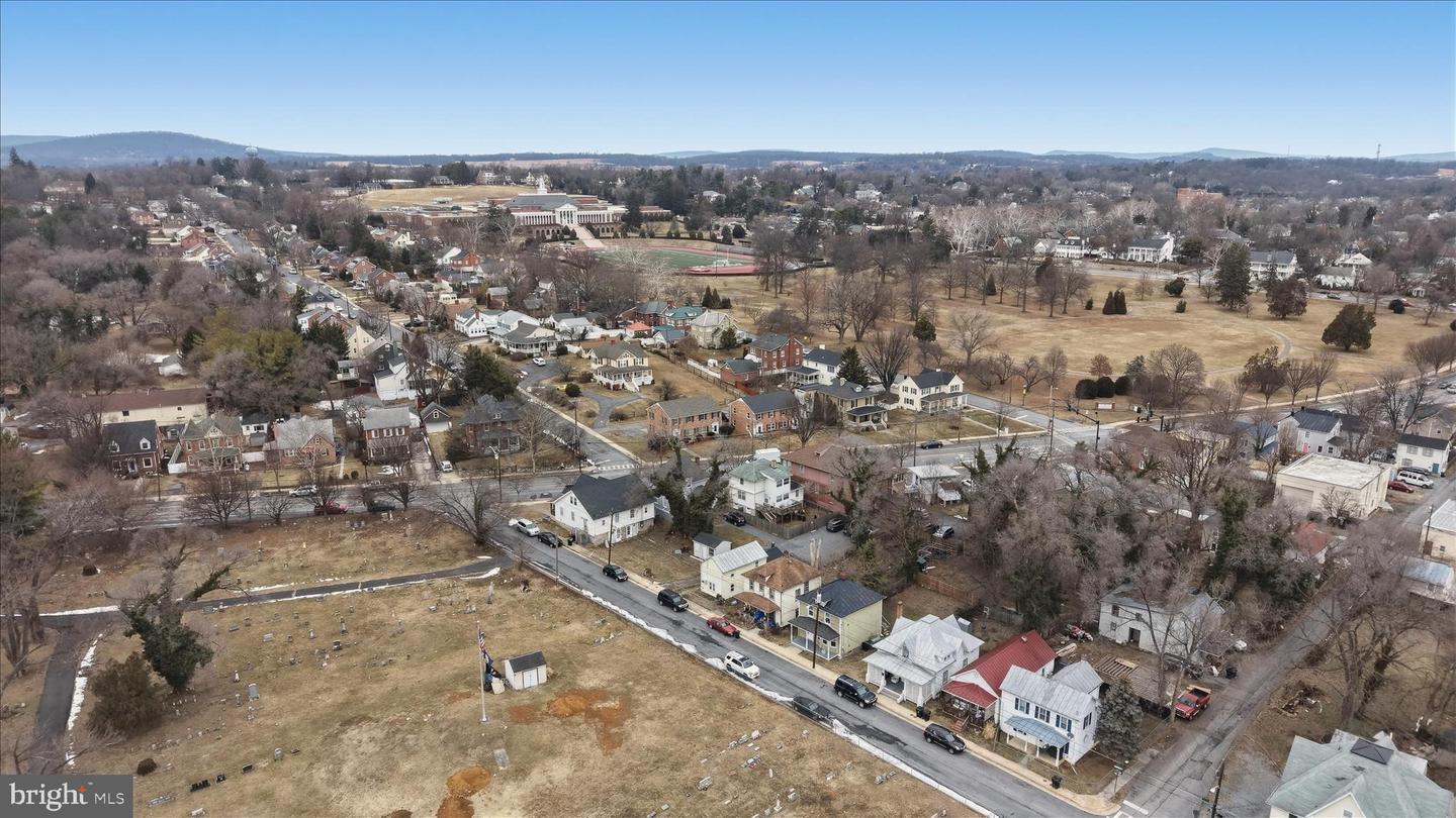 106 W SOUTHWERK ST, WINCHESTER, Virginia 22601, 3 Bedrooms Bedrooms, ,1 BathroomBathrooms,Residential,For sale,106 W SOUTHWERK ST,VAWI2009996 MLS # VAWI2009996