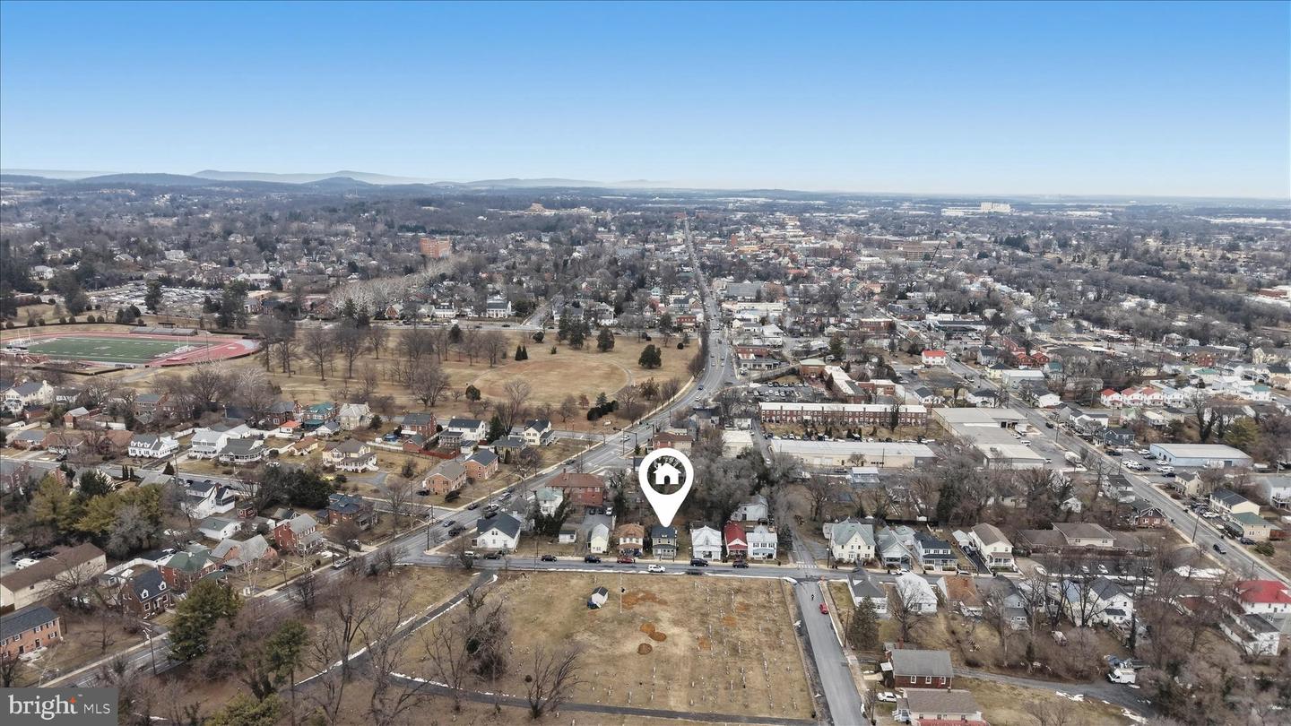 106 W SOUTHWERK ST, WINCHESTER, Virginia 22601, 3 Bedrooms Bedrooms, ,1 BathroomBathrooms,Residential,For sale,106 W SOUTHWERK ST,VAWI2009996 MLS # VAWI2009996