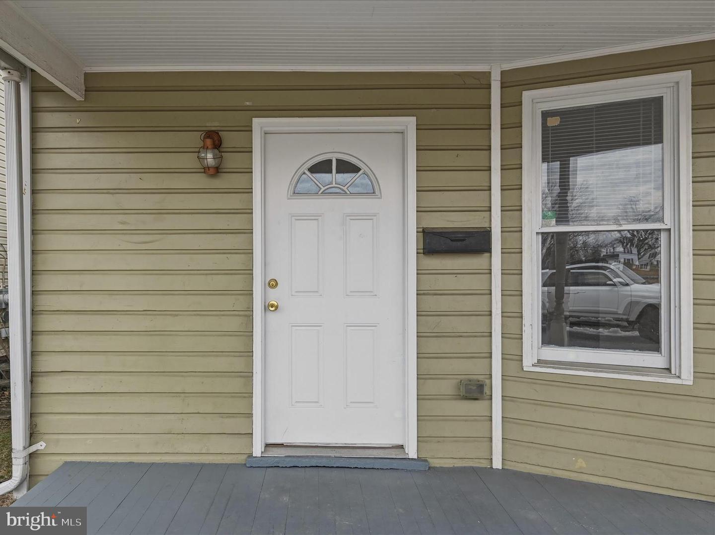 106 W SOUTHWERK ST, WINCHESTER, Virginia 22601, 3 Bedrooms Bedrooms, ,1 BathroomBathrooms,Residential,For sale,106 W SOUTHWERK ST,VAWI2009996 MLS # VAWI2009996