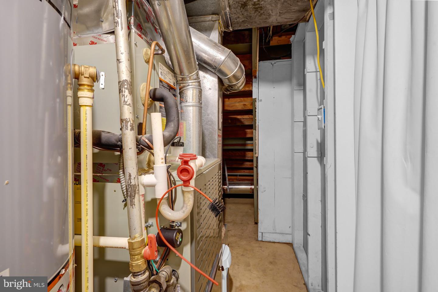 110 E TAYLOR RUN PKWY, ALEXANDRIA, Virginia 22314, 3 Bedrooms Bedrooms, ,2 BathroomsBathrooms,Residential,For sale,110 E TAYLOR RUN PKWY,VAAX2054234 MLS # VAAX2054234