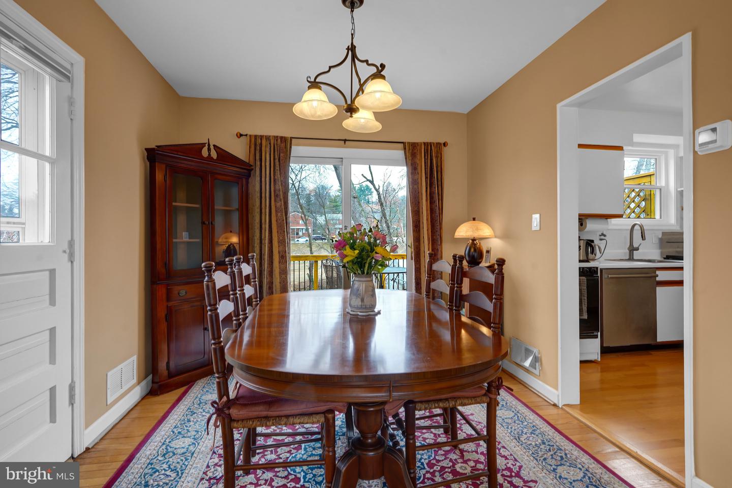 110 E TAYLOR RUN PKWY, ALEXANDRIA, Virginia 22314, 3 Bedrooms Bedrooms, ,2 BathroomsBathrooms,Residential,For sale,110 E TAYLOR RUN PKWY,VAAX2054234 MLS # VAAX2054234