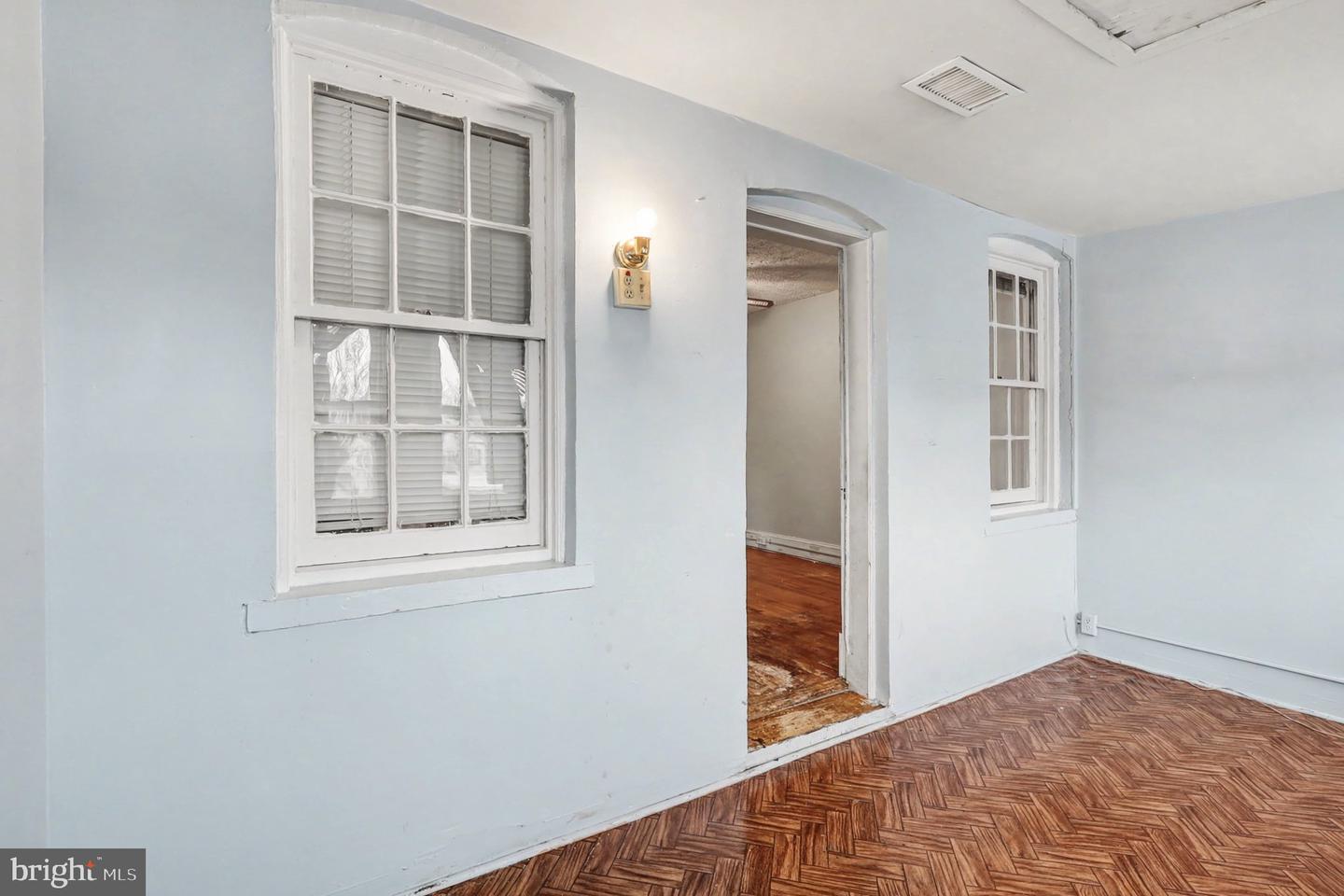 637 HAMILTON ST NW, WASHINGTON, District Of Columbia 20011, 2 Bedrooms Bedrooms, 4 Rooms Rooms,2 BathroomsBathrooms,Residential,For sale,637 HAMILTON ST NW,DCDC2246528 MLS # DCDC2246528