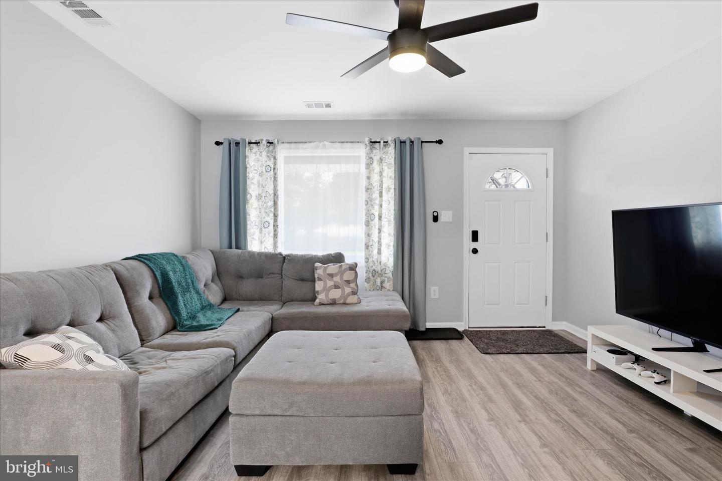 4220 FAIRGLEN DR, ALEXANDRIA, Virginia 22309, 4 Bedrooms Bedrooms, ,2 BathroomsBathrooms,Residential,For sale,4220 FAIRGLEN DR,VAFX2291250 MLS # VAFX2291250