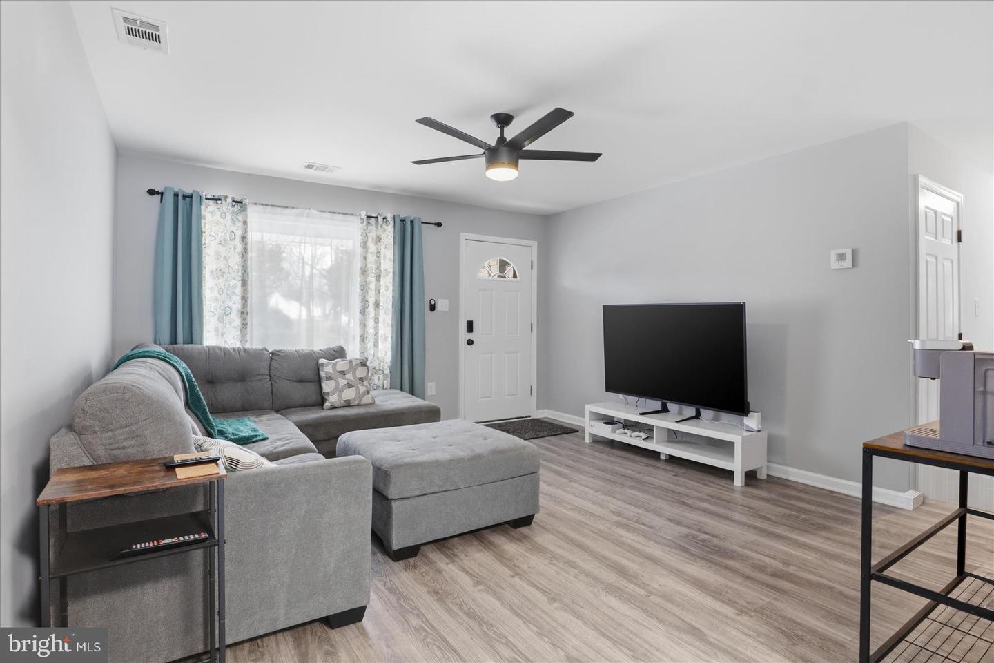 4220 FAIRGLEN DR, ALEXANDRIA, Virginia 22309, 4 Bedrooms Bedrooms, ,2 BathroomsBathrooms,Residential,For sale,4220 FAIRGLEN DR,VAFX2291250 MLS # VAFX2291250