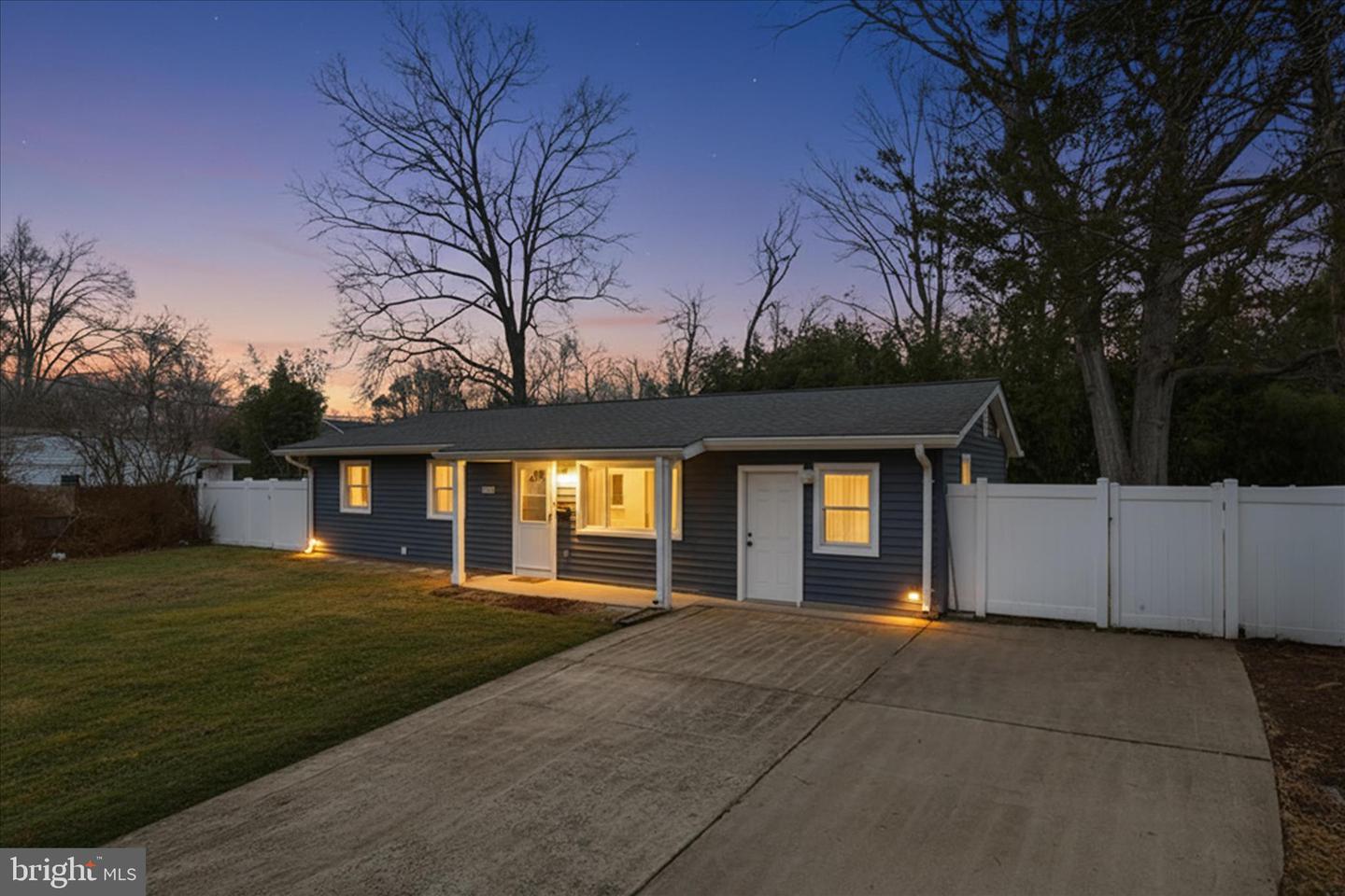 4220 FAIRGLEN DR, ALEXANDRIA, Virginia 22309, 4 Bedrooms Bedrooms, ,2 BathroomsBathrooms,Residential,For sale,4220 FAIRGLEN DR,VAFX2291250 MLS # VAFX2291250