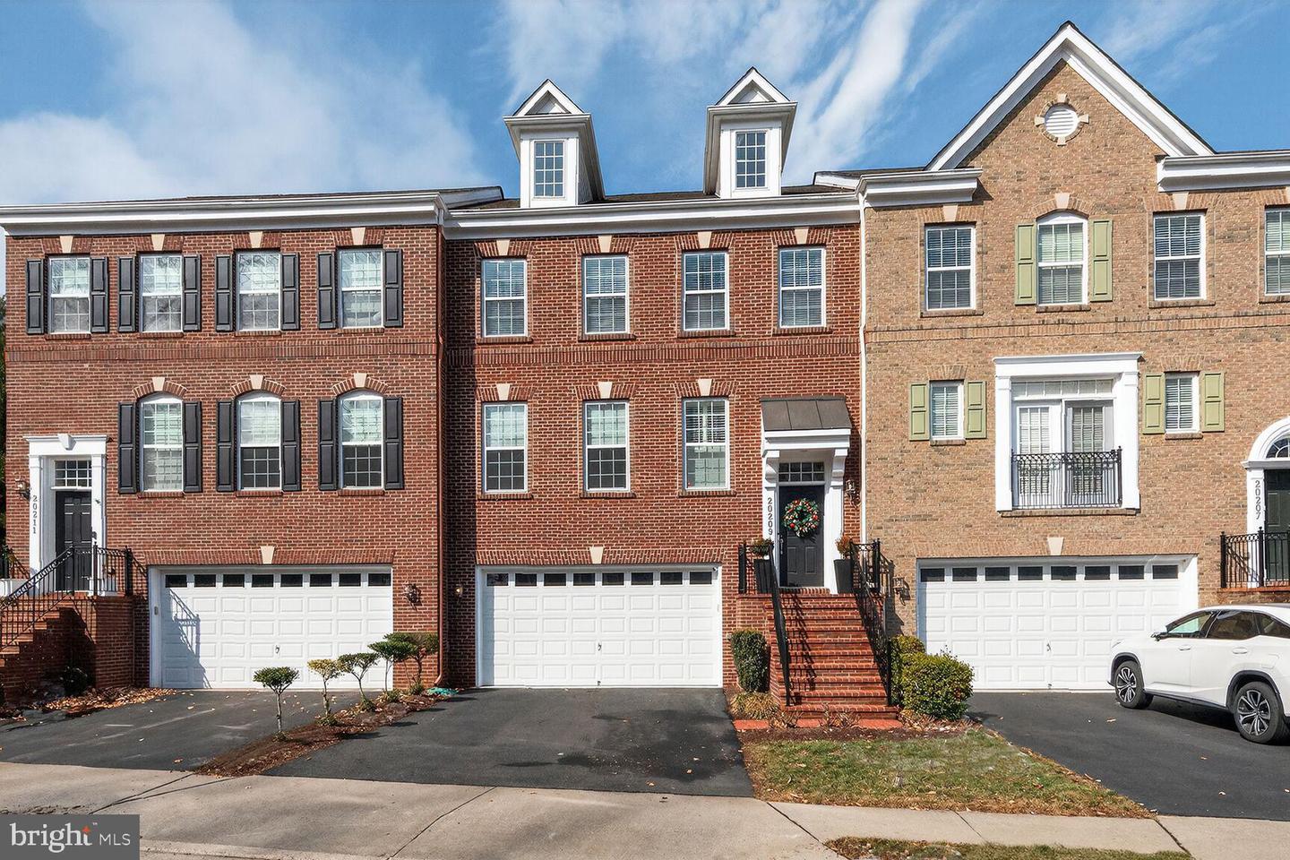 20209 CENTER BROOK SQ, STERLING, Virginia 20165, 4 Bedrooms Bedrooms, ,3 BathroomsBathrooms,Residential,For sale,20209 CENTER BROOK SQ,VALO2115982 MLS # VALO2115982 20209 CENTER BROOK SQ, STERLING, Virginia 20165, 4 Bedrooms Bedrooms, ,3 BathroomsBathrooms,Residential,For sale,20209 CENTER BROOK SQ,VALO2115982 MLS # VALO2115982