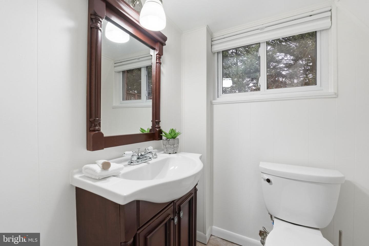 5718 ANOLA CT, SPRINGFIELD, Virginia 22151, 3 Bedrooms Bedrooms, ,2 BathroomsBathrooms,Residential,For sale,5718 ANOLA CT,VAFX2291284 MLS # VAFX2291284