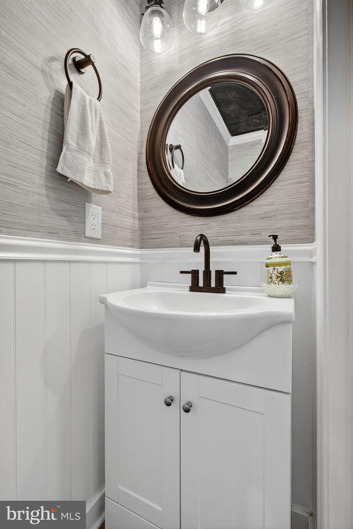 18687 DRUMMOND PL, LEESBURG, Virginia 20176, 4 Bedrooms Bedrooms, ,3 BathroomsBathrooms,Residential,For sale,18687 DRUMMOND PL,VALO2116024 MLS # VALO2116024