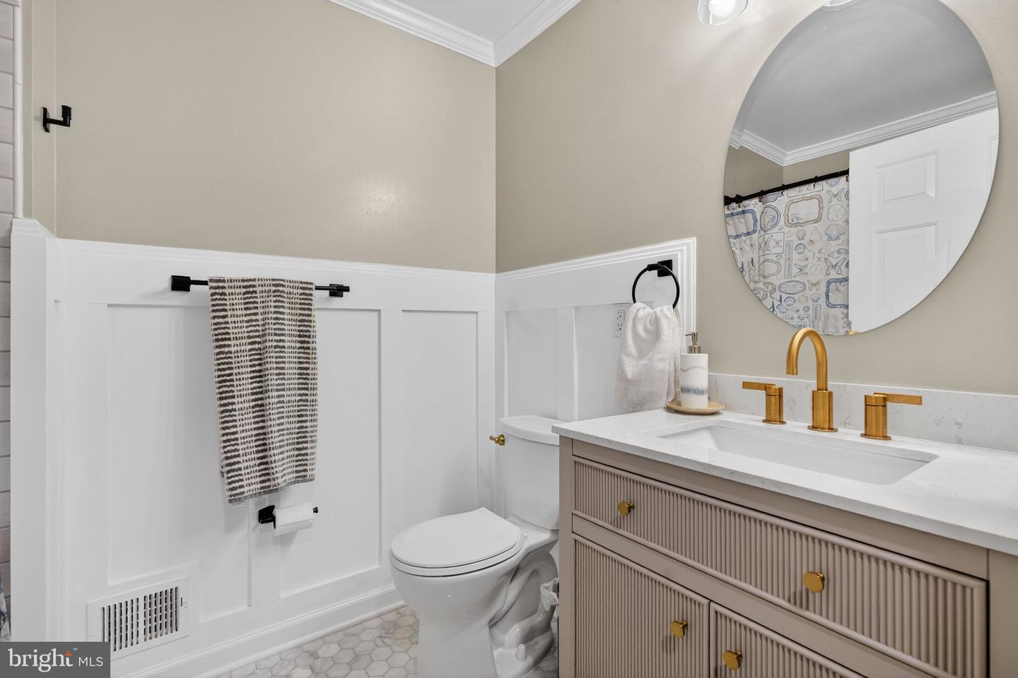 18687 DRUMMOND PL, LEESBURG, Virginia 20176, 4 Bedrooms Bedrooms, ,3 BathroomsBathrooms,Residential,For sale,18687 DRUMMOND PL,VALO2116024 MLS # VALO2116024