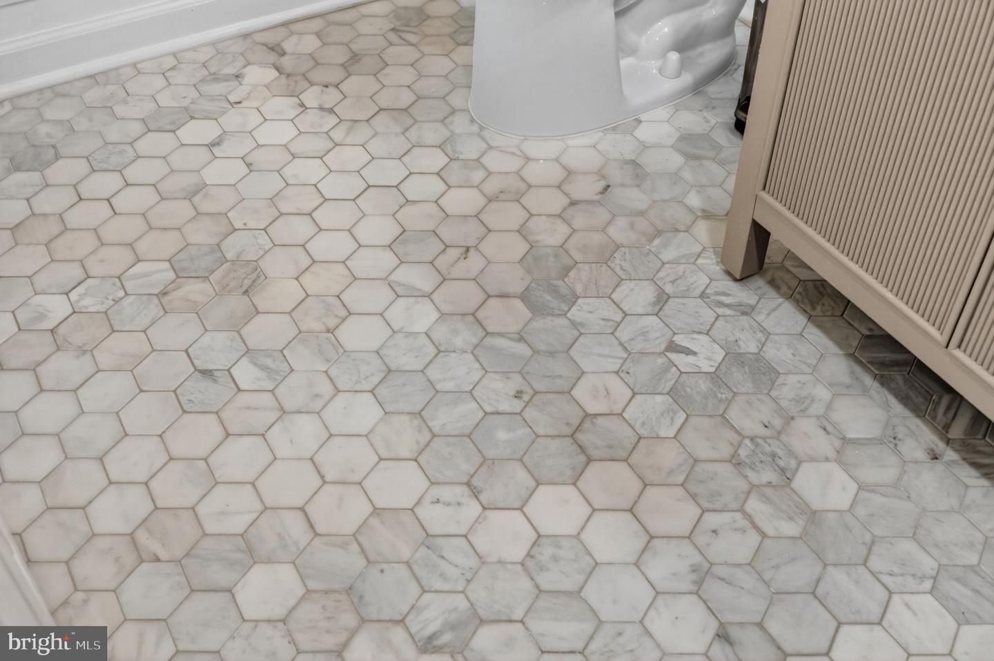 18687 DRUMMOND PL, LEESBURG, Virginia 20176, 4 Bedrooms Bedrooms, ,3 BathroomsBathrooms,Residential,For sale,18687 DRUMMOND PL,VALO2116024 MLS # VALO2116024