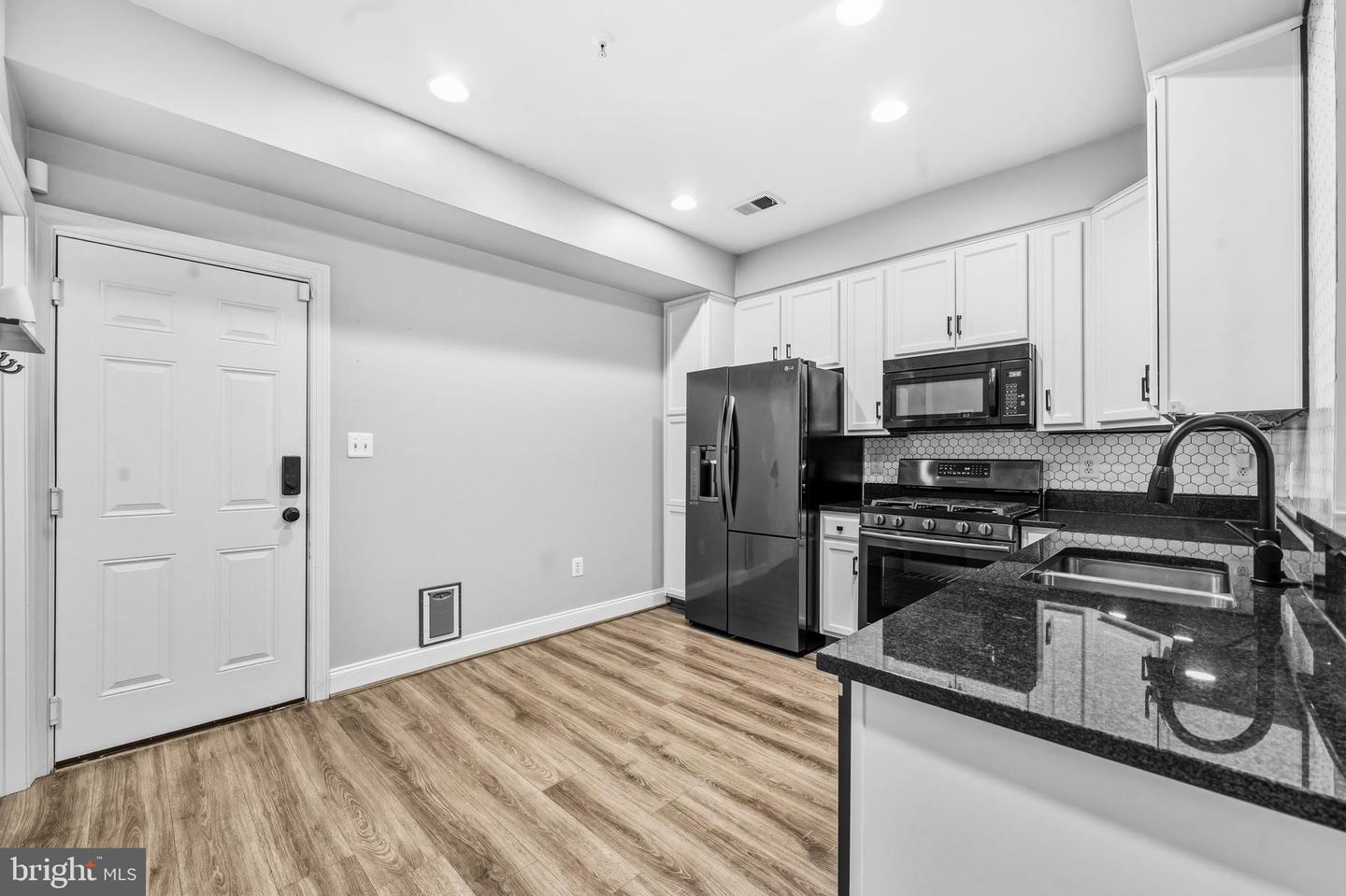 4110 POTOMAC HIGHLANDS CIR, TRIANGLE, Virginia 22172, 3 Bedrooms Bedrooms, ,2 BathroomsBathrooms,Residential,For sale,4110 POTOMAC HIGHLANDS CIR,VAPW2112596 MLS # VAPW2112596