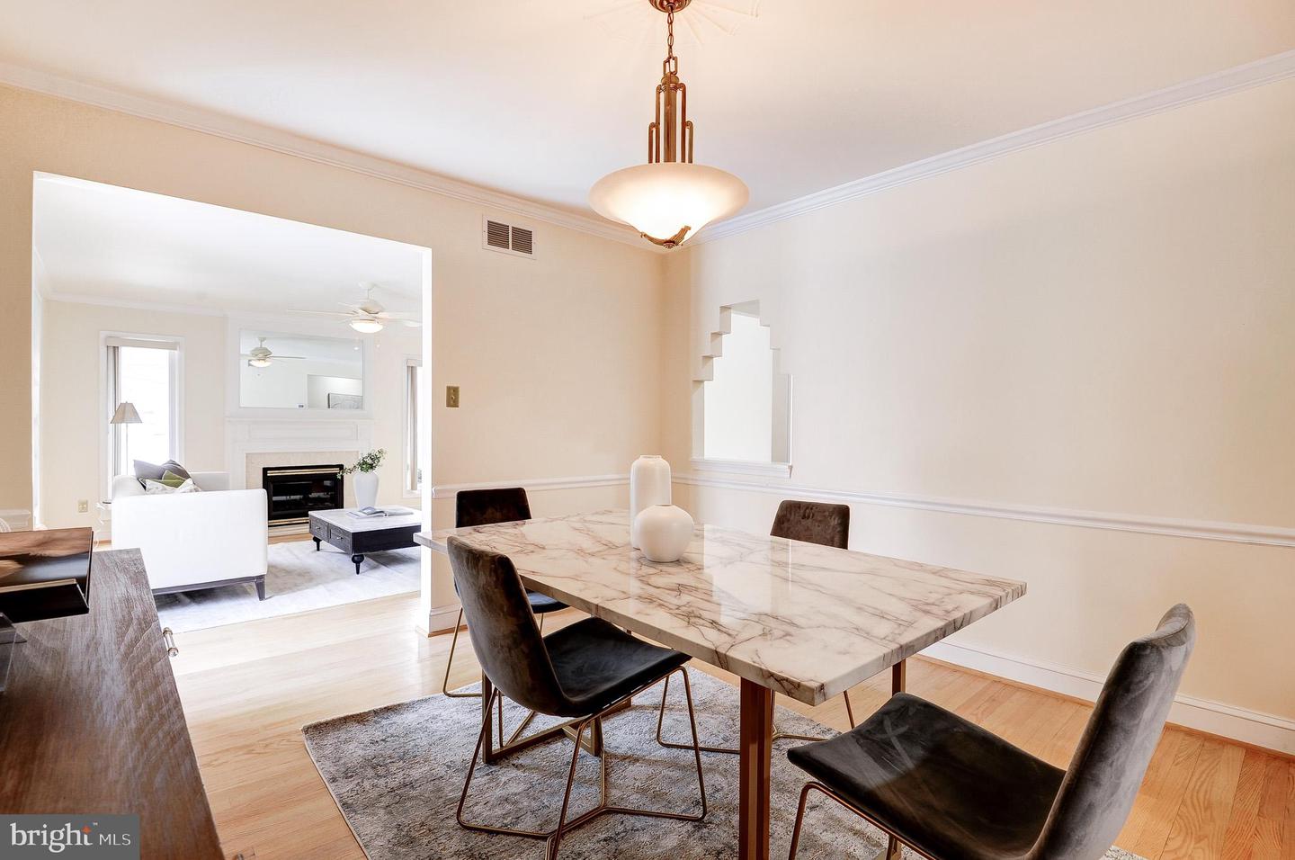 2800 OAKTON MANOR CT, OAKTON, Virginia 22124, 3 Bedrooms Bedrooms, ,3 BathroomsBathrooms,Residential,For sale,2800 OAKTON MANOR CT,VAFX2291404 MLS # VAFX2291404 2800 OAKTON MANOR CT, OAKTON, Virginia 22124, 3 Bedrooms Bedrooms, ,3 BathroomsBathrooms,Residential,For sale,2800 OAKTON MANOR CT,VAFX2291404 MLS # VAFX2291404