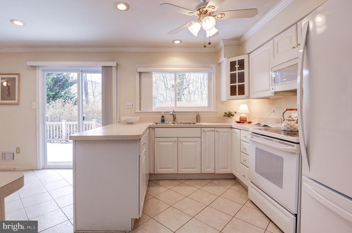 2800 OAKTON MANOR CT, OAKTON, Virginia 22124, 3 Bedrooms Bedrooms, ,3 BathroomsBathrooms,Residential,For sale,2800 OAKTON MANOR CT,VAFX2291404 MLS # VAFX2291404 2800 OAKTON MANOR CT, OAKTON, Virginia 22124, 3 Bedrooms Bedrooms, ,3 BathroomsBathrooms,Residential,For sale,2800 OAKTON MANOR CT,VAFX2291404 MLS # VAFX2291404