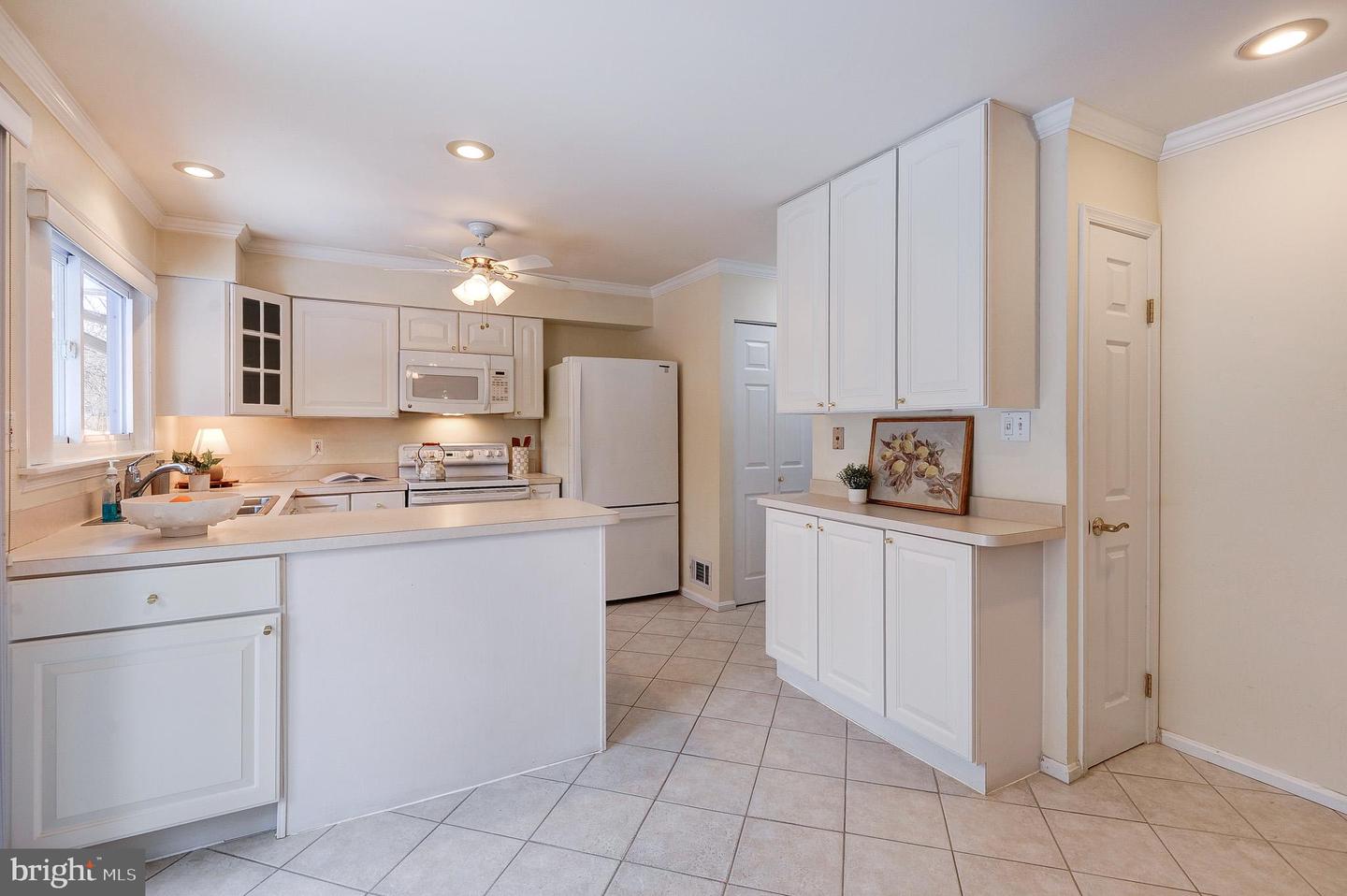 2800 OAKTON MANOR CT, OAKTON, Virginia 22124, 3 Bedrooms Bedrooms, ,3 BathroomsBathrooms,Residential,For sale,2800 OAKTON MANOR CT,VAFX2291404 MLS # VAFX2291404 2800 OAKTON MANOR CT, OAKTON, Virginia 22124, 3 Bedrooms Bedrooms, ,3 BathroomsBathrooms,Residential,For sale,2800 OAKTON MANOR CT,VAFX2291404 MLS # VAFX2291404