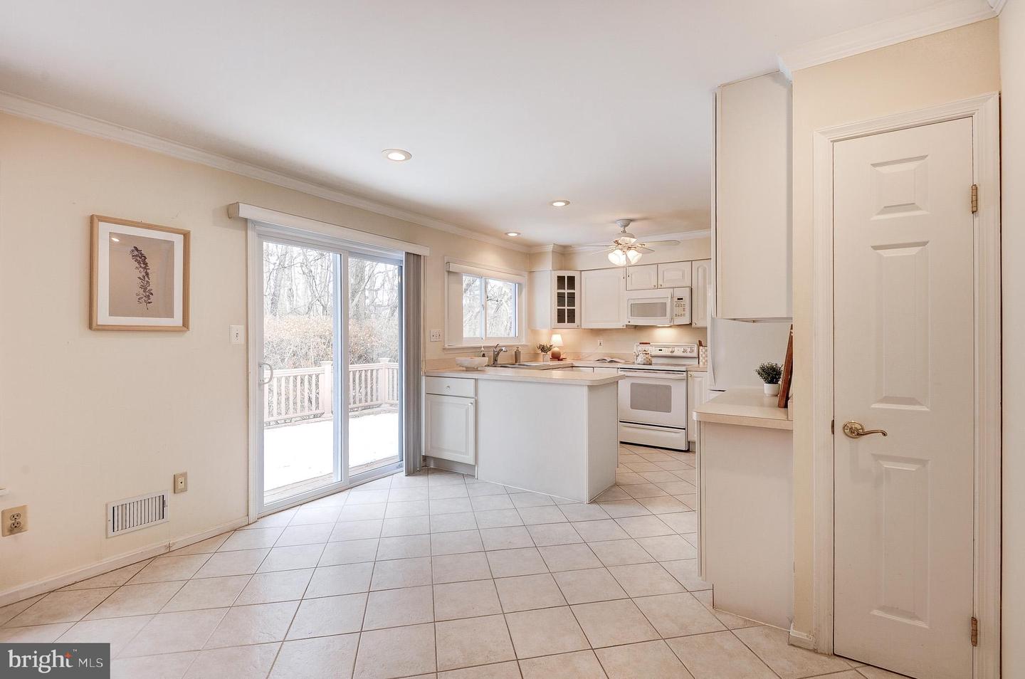 2800 OAKTON MANOR CT, OAKTON, Virginia 22124, 3 Bedrooms Bedrooms, ,3 BathroomsBathrooms,Residential,For sale,2800 OAKTON MANOR CT,VAFX2291404 MLS # VAFX2291404 2800 OAKTON MANOR CT, OAKTON, Virginia 22124, 3 Bedrooms Bedrooms, ,3 BathroomsBathrooms,Residential,For sale,2800 OAKTON MANOR CT,VAFX2291404 MLS # VAFX2291404