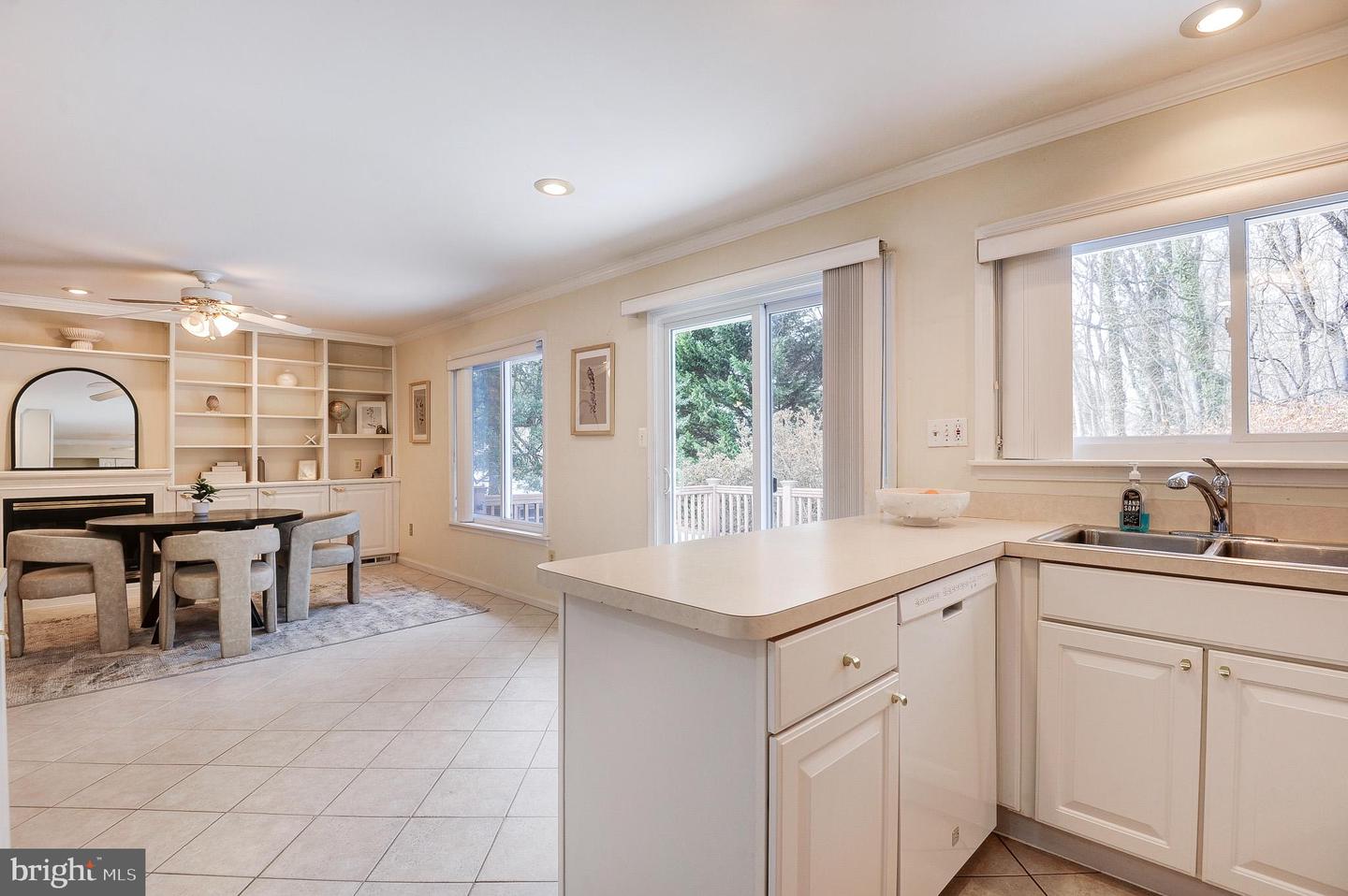 2800 OAKTON MANOR CT, OAKTON, Virginia 22124, 3 Bedrooms Bedrooms, ,3 BathroomsBathrooms,Residential,For sale,2800 OAKTON MANOR CT,VAFX2291404 MLS # VAFX2291404 2800 OAKTON MANOR CT, OAKTON, Virginia 22124, 3 Bedrooms Bedrooms, ,3 BathroomsBathrooms,Residential,For sale,2800 OAKTON MANOR CT,VAFX2291404 MLS # VAFX2291404