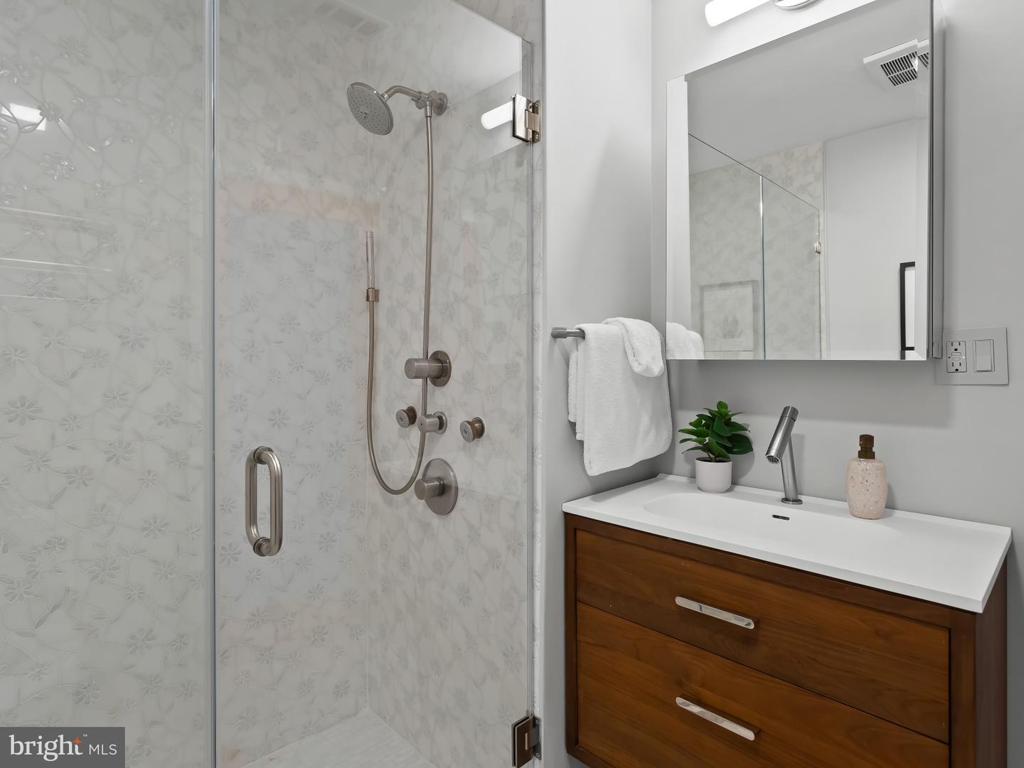 1361 IRVING ST NW #3, WASHINGTON, District Of Columbia 20010, 2 Bedrooms Bedrooms, ,2 BathroomsBathrooms,Residential,For sale,1361 IRVING ST NW #3,DCDC2246502 MLS # DCDC2246502