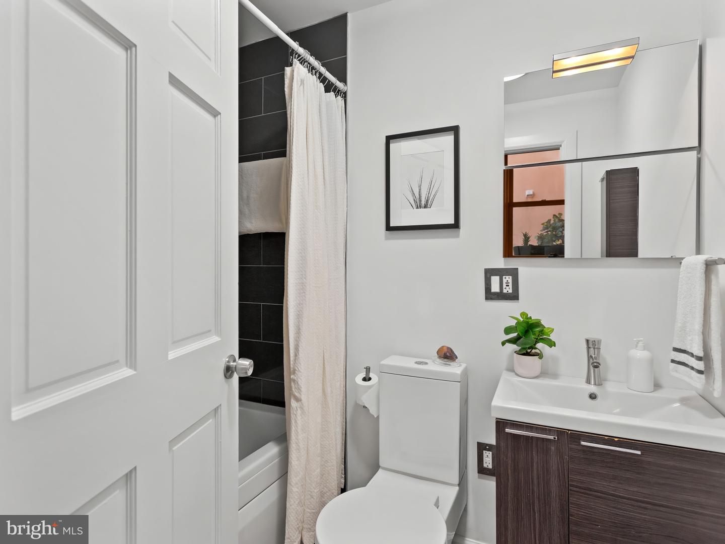 1361 IRVING ST NW #3, WASHINGTON, District Of Columbia 20010, 2 Bedrooms Bedrooms, ,2 BathroomsBathrooms,Residential,For sale,1361 IRVING ST NW #3,DCDC2246502 MLS # DCDC2246502