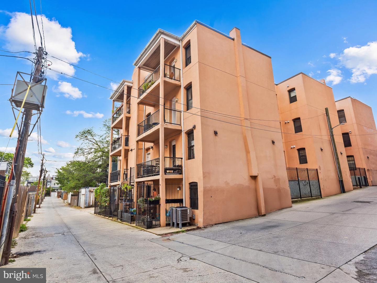 1361 IRVING ST NW #3, WASHINGTON, District Of Columbia 20010, 2 Bedrooms Bedrooms, ,2 BathroomsBathrooms,Residential,For sale,1361 IRVING ST NW #3,DCDC2246502 MLS # DCDC2246502