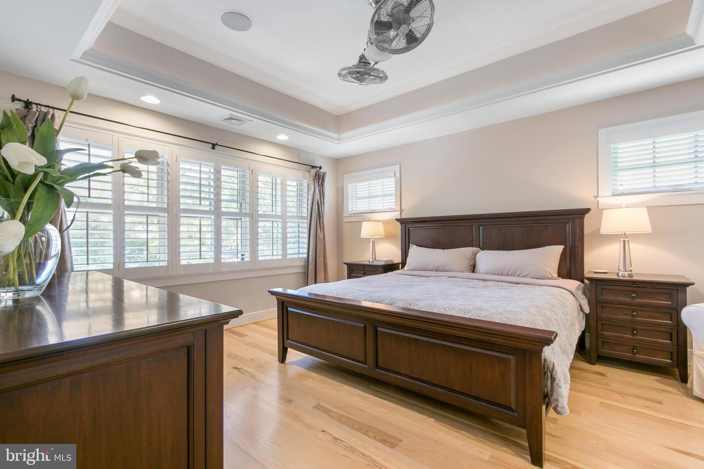 1005-A LINCOLN AVE, FALLS CHURCH, Virginia 22046, 5 Bedrooms Bedrooms, 22 Rooms Rooms,4 BathroomsBathrooms,Residential,For sale,1005-A LINCOLN AVE,VAFA2003582 MLS # VAFA2003582