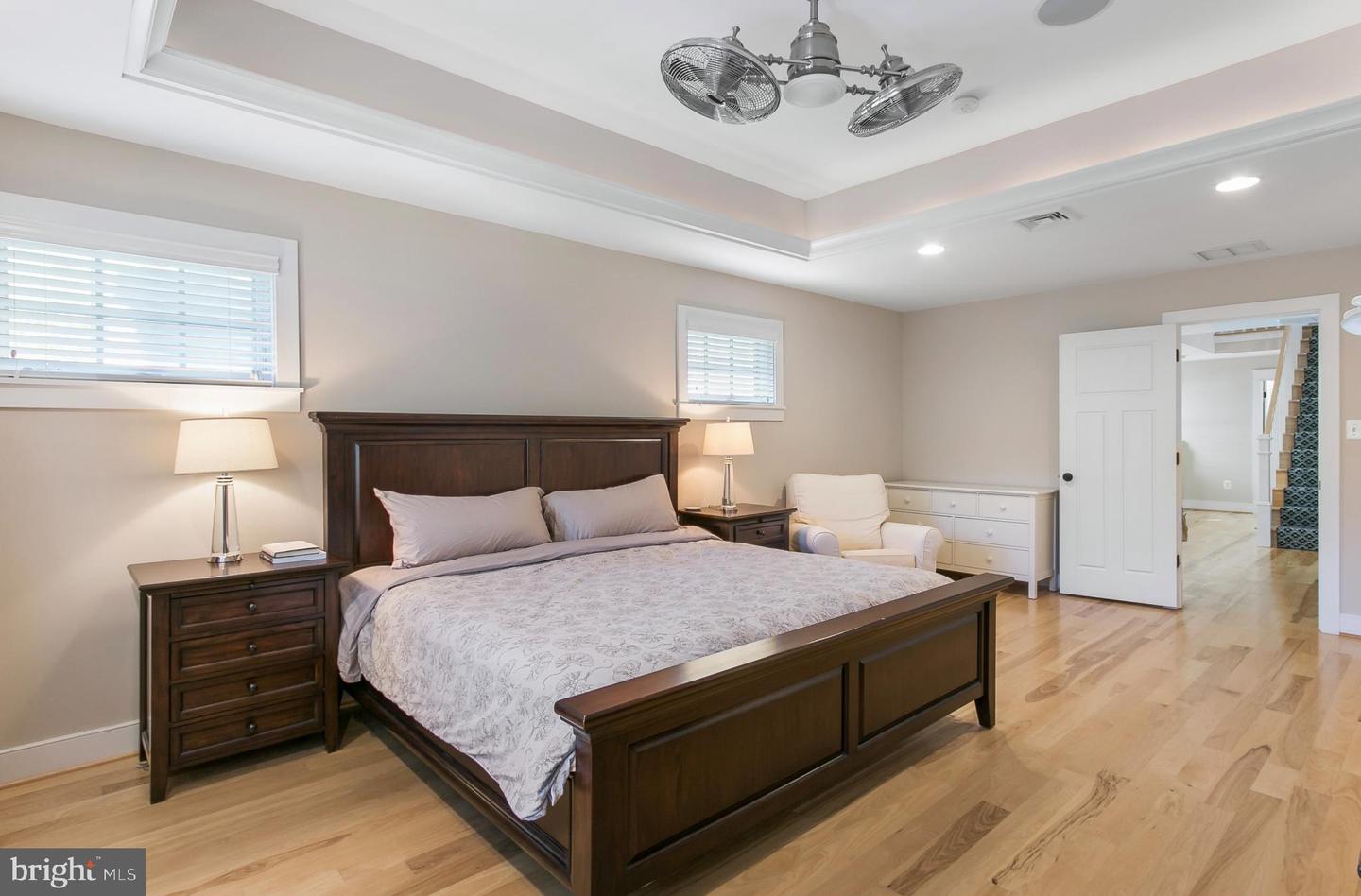 1005-A LINCOLN AVE, FALLS CHURCH, Virginia 22046, 5 Bedrooms Bedrooms, 22 Rooms Rooms,4 BathroomsBathrooms,Residential,For sale,1005-A LINCOLN AVE,VAFA2003582 MLS # VAFA2003582