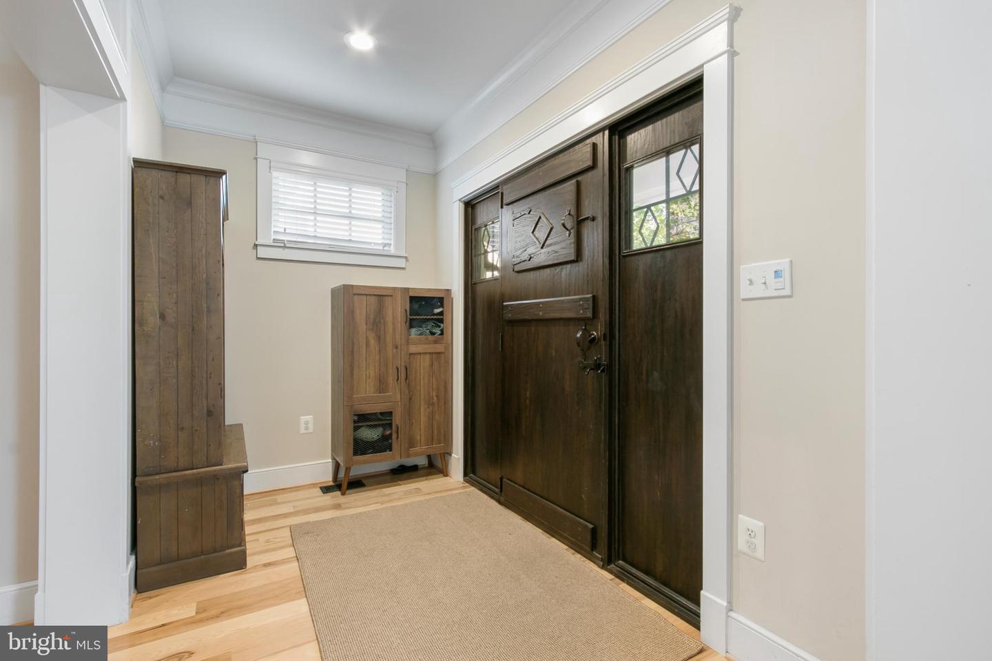 1005-A LINCOLN AVE, FALLS CHURCH, Virginia 22046, 5 Bedrooms Bedrooms, 22 Rooms Rooms,4 BathroomsBathrooms,Residential,For sale,1005-A LINCOLN AVE,VAFA2003582 MLS # VAFA2003582