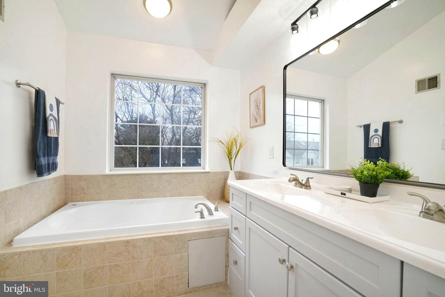 3834 ELBERT, ALEXANDRIA, Virginia 22305, 3 Bedrooms Bedrooms, ,2 BathroomsBathrooms,Residential,For sale,3834 ELBERT,VAAX2054258 MLS # VAAX2054258