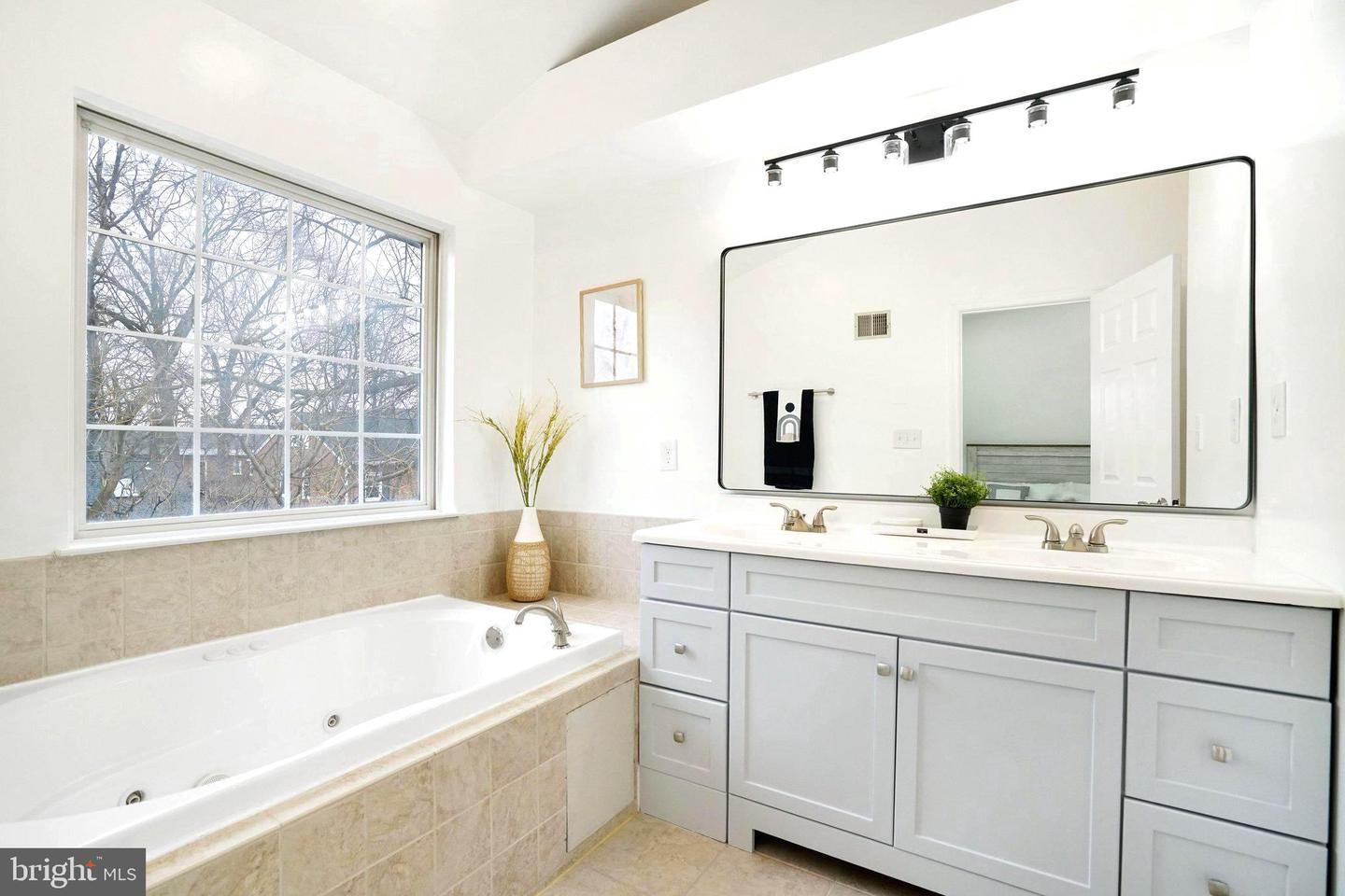 3834 ELBERT, ALEXANDRIA, Virginia 22305, 3 Bedrooms Bedrooms, ,2 BathroomsBathrooms,Residential,For sale,3834 ELBERT,VAAX2054258 MLS # VAAX2054258