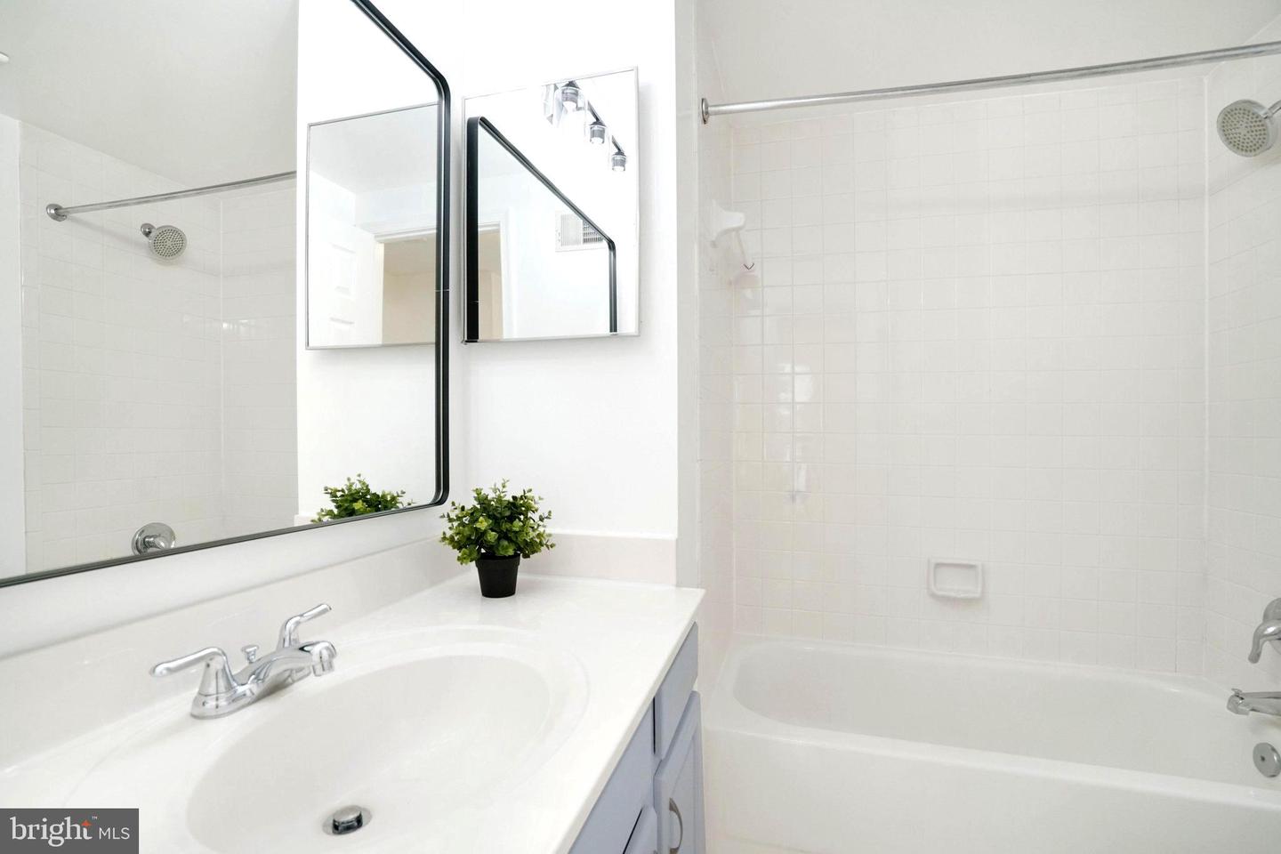 3834 ELBERT, ALEXANDRIA, Virginia 22305, 3 Bedrooms Bedrooms, ,2 BathroomsBathrooms,Residential,For sale,3834 ELBERT,VAAX2054258 MLS # VAAX2054258