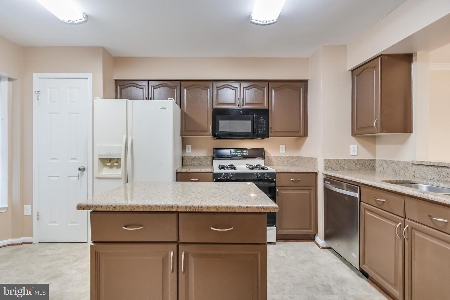 8735 STONE HILL PL, SPRINGFIELD, Virginia 22153, 3 Bedrooms Bedrooms, ,3 BathroomsBathrooms,Residential,For sale,8735 STONE HILL PL,VAFX2291534 MLS # VAFX2291534