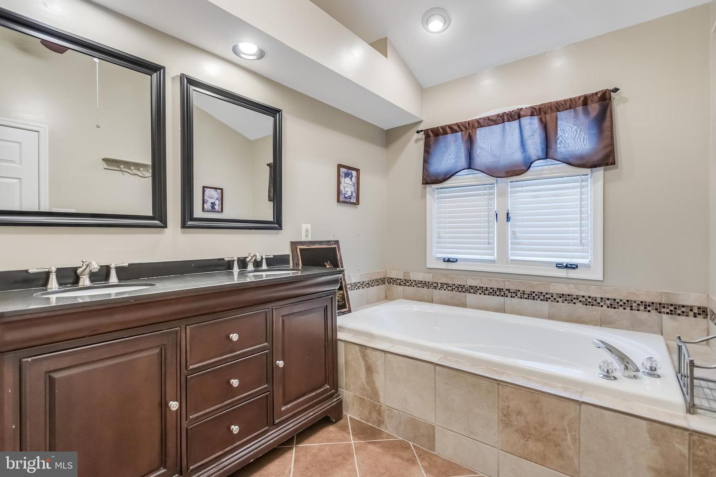 8735 STONE HILL PL, SPRINGFIELD, Virginia 22153, 3 Bedrooms Bedrooms, ,3 BathroomsBathrooms,Residential,For sale,8735 STONE HILL PL,VAFX2291534 MLS # VAFX2291534