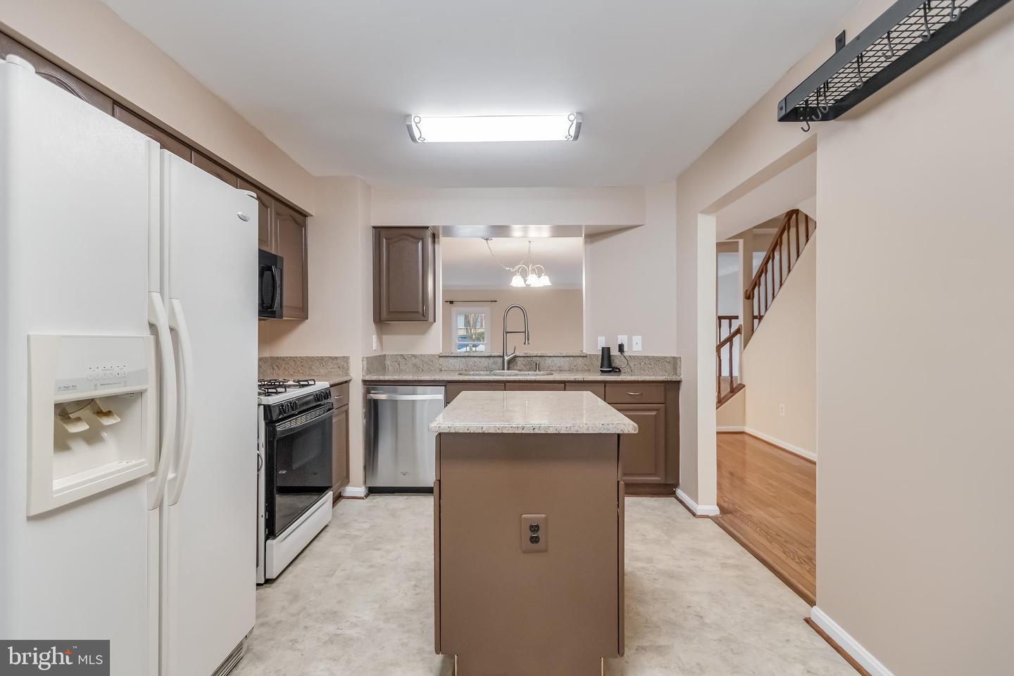 8735 STONE HILL PL, SPRINGFIELD, Virginia 22153, 3 Bedrooms Bedrooms, ,3 BathroomsBathrooms,Residential,For sale,8735 STONE HILL PL,VAFX2291534 MLS # VAFX2291534