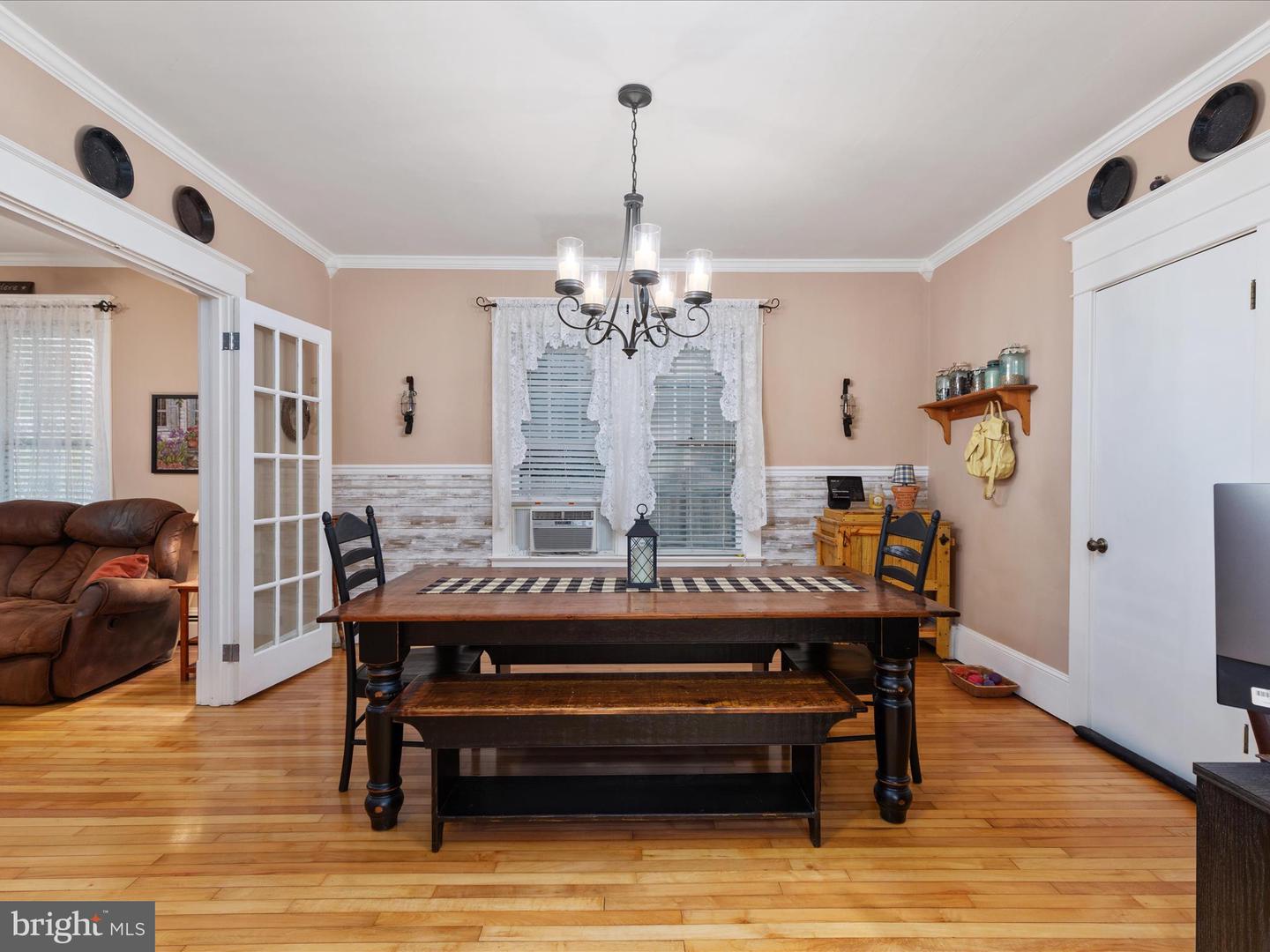 131 CAPON ST, STRASBURG, Virginia 22657, 3 Bedrooms Bedrooms, ,1 BathroomBathrooms,Residential,For sale,131 CAPON ST,VASH2013614 MLS # VASH2013614