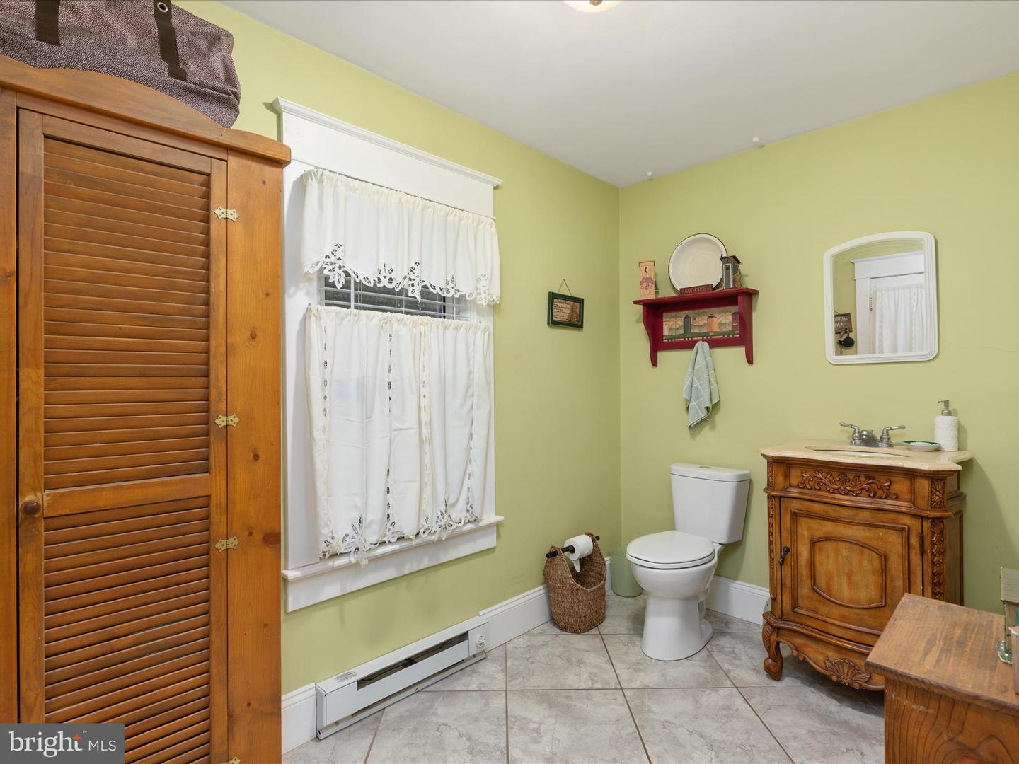 131 CAPON ST, STRASBURG, Virginia 22657, 3 Bedrooms Bedrooms, ,1 BathroomBathrooms,Residential,For sale,131 CAPON ST,VASH2013614 MLS # VASH2013614