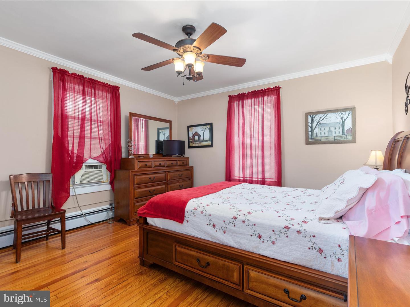 131 CAPON ST, STRASBURG, Virginia 22657, 3 Bedrooms Bedrooms, ,1 BathroomBathrooms,Residential,For sale,131 CAPON ST,VASH2013614 MLS # VASH2013614