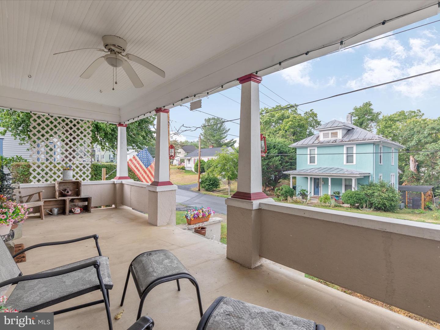 131 CAPON ST, STRASBURG, Virginia 22657, 3 Bedrooms Bedrooms, ,1 BathroomBathrooms,Residential,For sale,131 CAPON ST,VASH2013614 MLS # VASH2013614