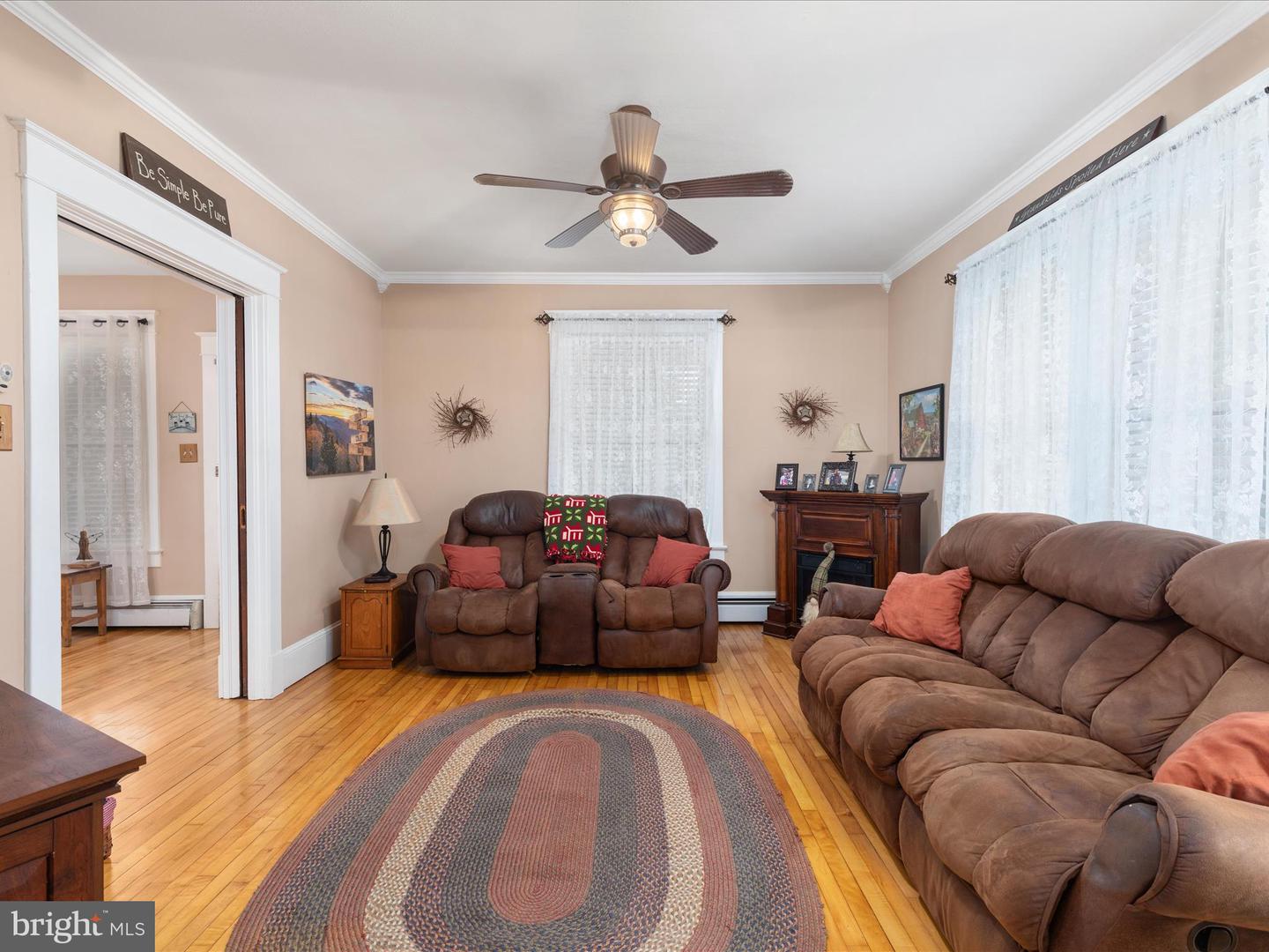 131 CAPON ST, STRASBURG, Virginia 22657, 3 Bedrooms Bedrooms, ,1 BathroomBathrooms,Residential,For sale,131 CAPON ST,VASH2013614 MLS # VASH2013614