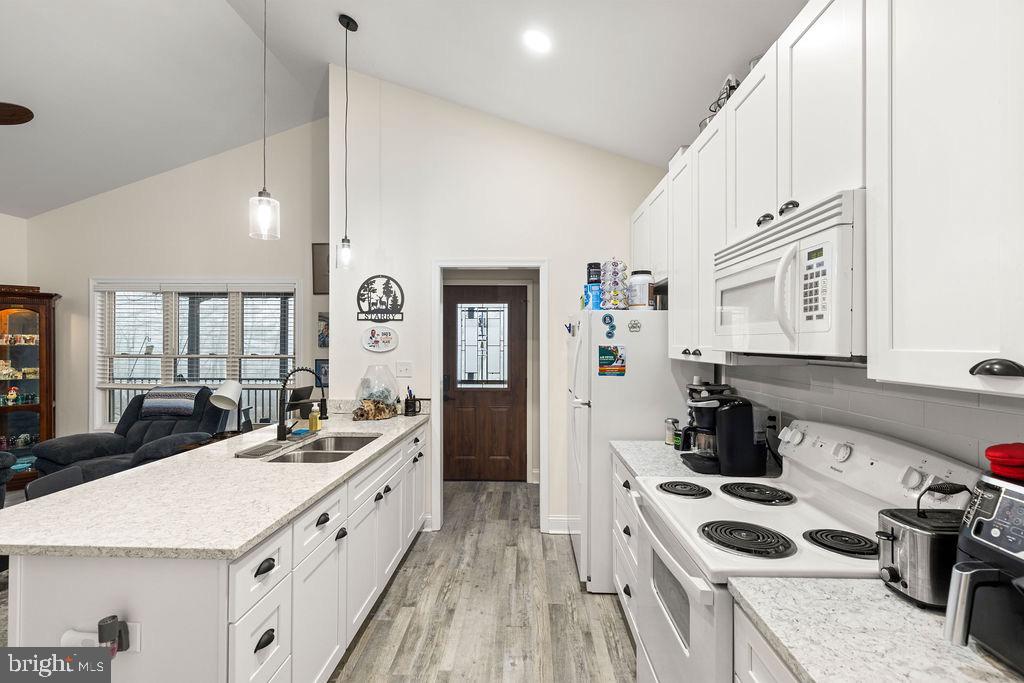 1208 ROCKWOOD TRL, WINCHESTER, Virginia 22602, 1 Bedroom Bedrooms, 4 Rooms Rooms,1 BathroomBathrooms,Residential,For sale,1208 ROCKWOOD TRL,VAFV2039648 MLS # VAFV2039648 1208 ROCKWOOD TRL, WINCHESTER, Virginia 22602, 1 Bedroom Bedrooms, 4 Rooms Rooms,1 BathroomBathrooms,Residential,For sale,1208 ROCKWOOD TRL,VAFV2039648 MLS # VAFV2039648