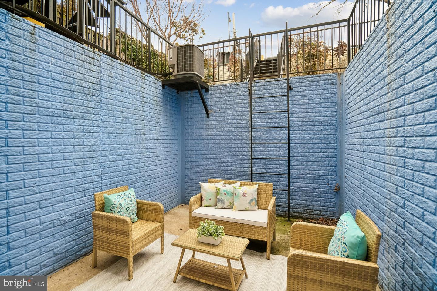 2112 3RD ST NE #A, WASHINGTON, District Of Columbia 20002, 3 Bedrooms Bedrooms, 7 Rooms Rooms,3 BathroomsBathrooms,Residential,For sale,2112 3RD ST NE #A,DCDC2246668 MLS # DCDC2246668