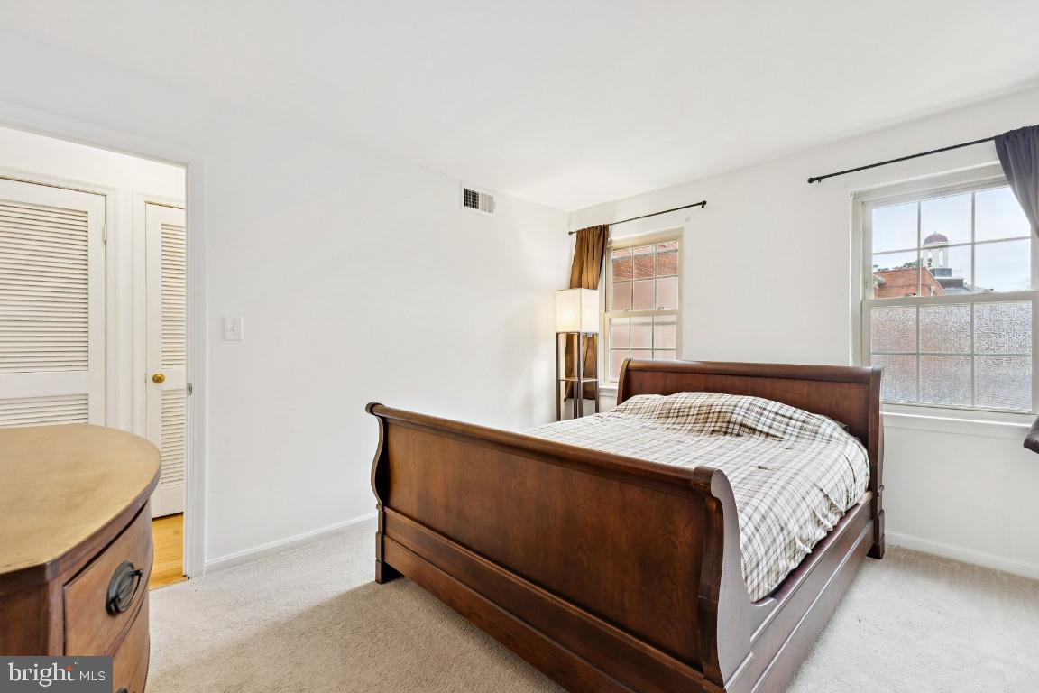 529 BASHFORD LN #1, ALEXANDRIA, Virginia 22314, 1 Bedroom Bedrooms, ,1 BathroomBathrooms,Residential,For sale,529 BASHFORD LN #1,VAAX2054274 MLS # VAAX2054274