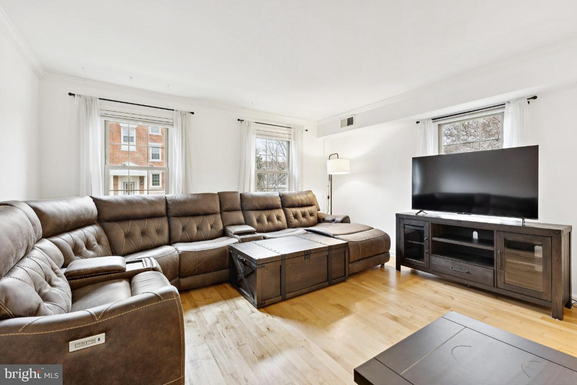 529 BASHFORD LN #1, ALEXANDRIA, Virginia 22314, 1 Bedroom Bedrooms, ,1 BathroomBathrooms,Residential,For sale,529 BASHFORD LN #1,VAAX2054274 MLS # VAAX2054274