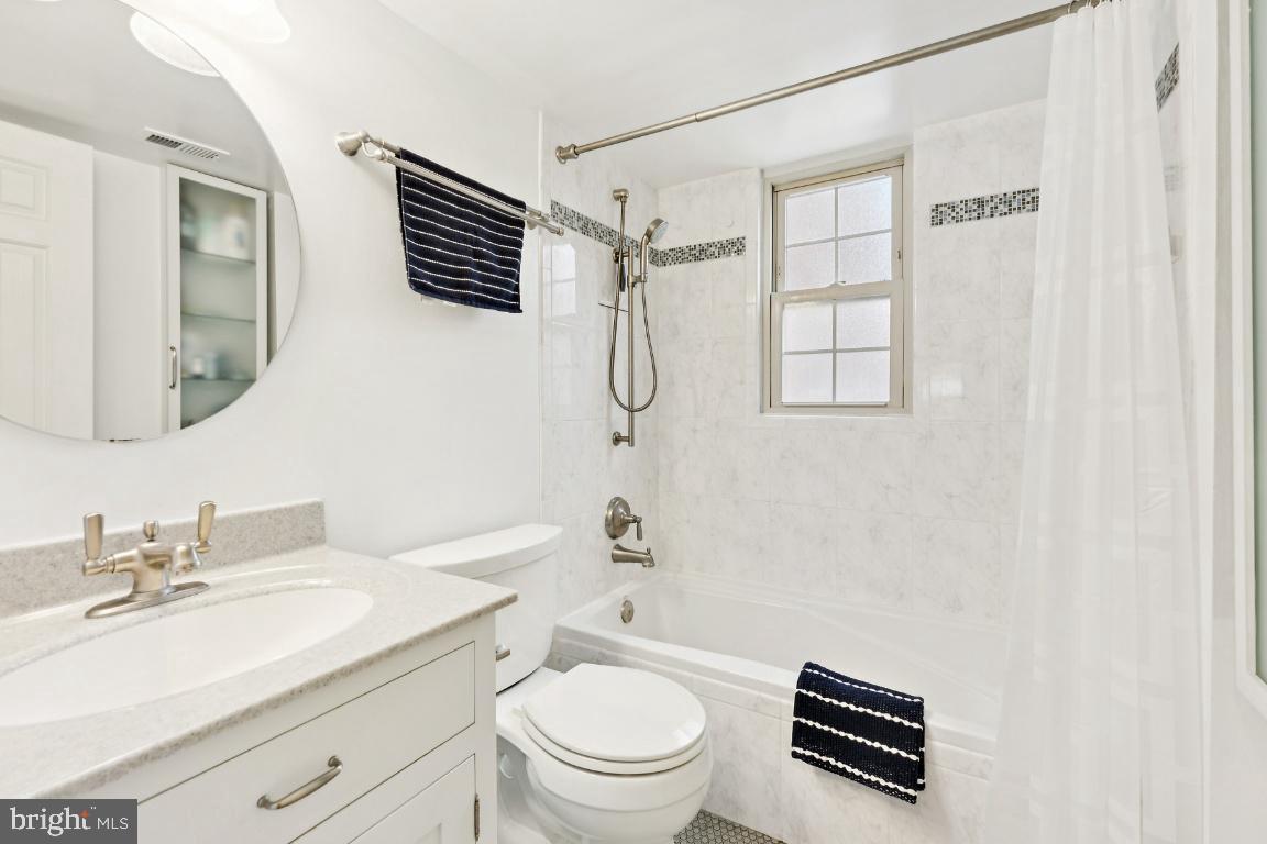 529 BASHFORD LN #1, ALEXANDRIA, Virginia 22314, 1 Bedroom Bedrooms, ,1 BathroomBathrooms,Residential,For sale,529 BASHFORD LN #1,VAAX2054274 MLS # VAAX2054274