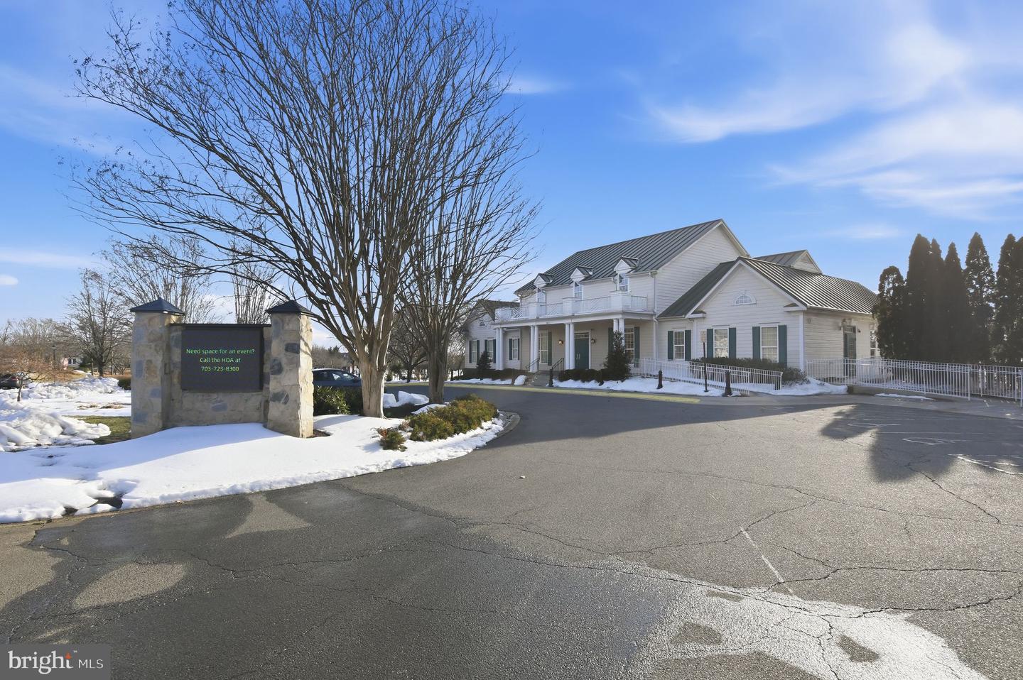 43592 DUNHILL CUP SQ, ASHBURN, Virginia 20147, 3 Bedrooms Bedrooms, ,2 BathroomsBathrooms,Residential,For sale,43592 DUNHILL CUP SQ,VALO2116208 MLS # VALO2116208