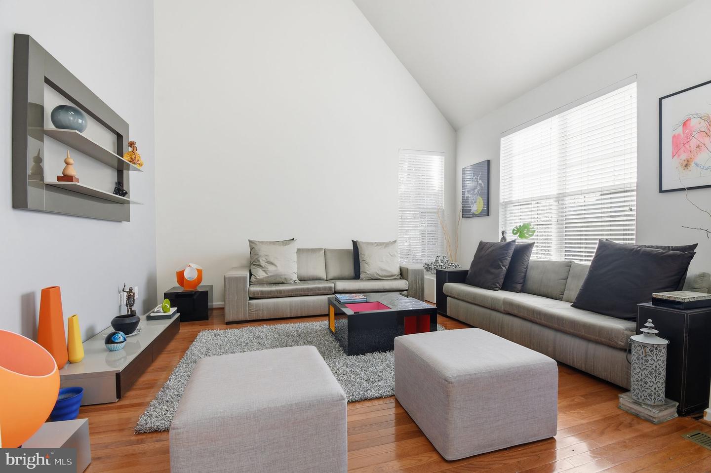 43592 DUNHILL CUP SQ, ASHBURN, Virginia 20147, 3 Bedrooms Bedrooms, ,2 BathroomsBathrooms,Residential,For sale,43592 DUNHILL CUP SQ,VALO2116208 MLS # VALO2116208