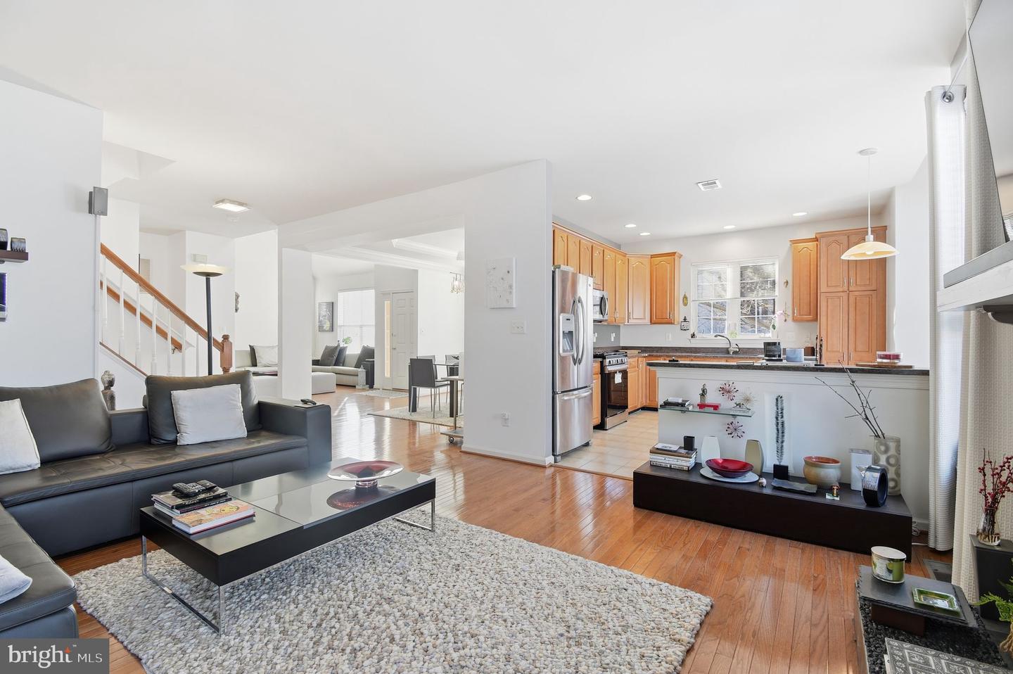 43592 DUNHILL CUP SQ, ASHBURN, Virginia 20147, 3 Bedrooms Bedrooms, ,2 BathroomsBathrooms,Residential,For sale,43592 DUNHILL CUP SQ,VALO2116208 MLS # VALO2116208