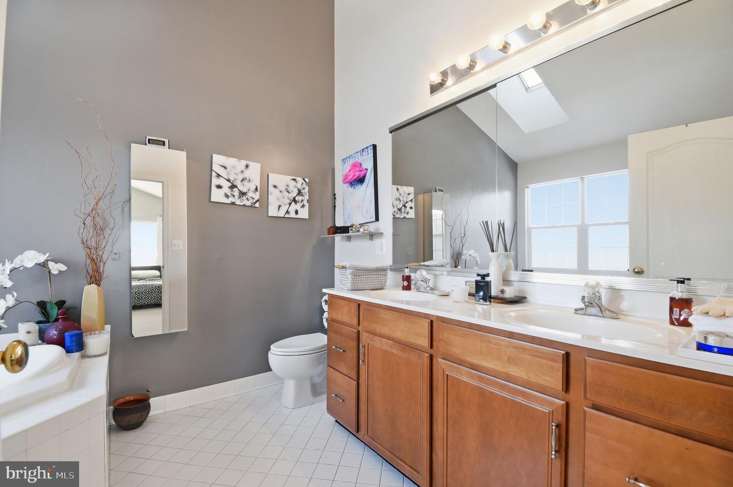 43592 DUNHILL CUP SQ, ASHBURN, Virginia 20147, 3 Bedrooms Bedrooms, ,2 BathroomsBathrooms,Residential,For sale,43592 DUNHILL CUP SQ,VALO2116208 MLS # VALO2116208